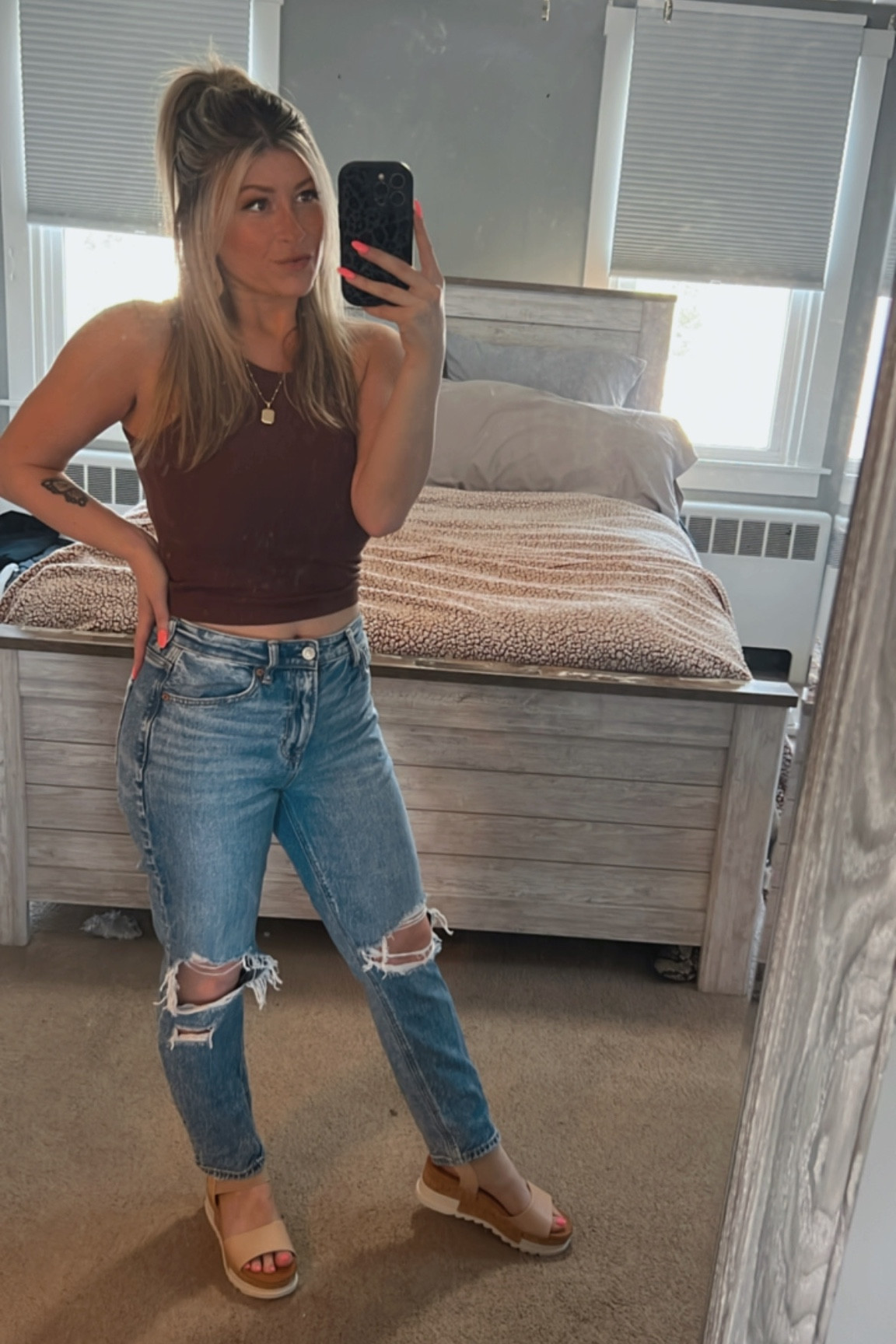 Short girlys 🤝 Platform sandals 

Platform sandals 
Tank top 
Ripped Jeans
Summer outfit 


#LTKFind #LTKshoecrush #LTKSeasonal