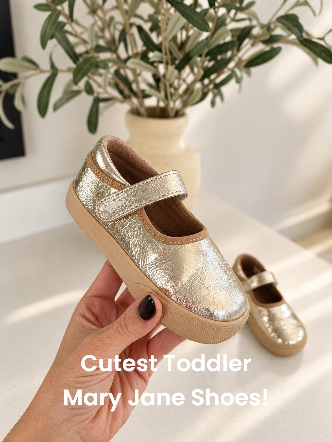 Toddler girl shoes
See Kai run Mary Jane’s
Gold shoes