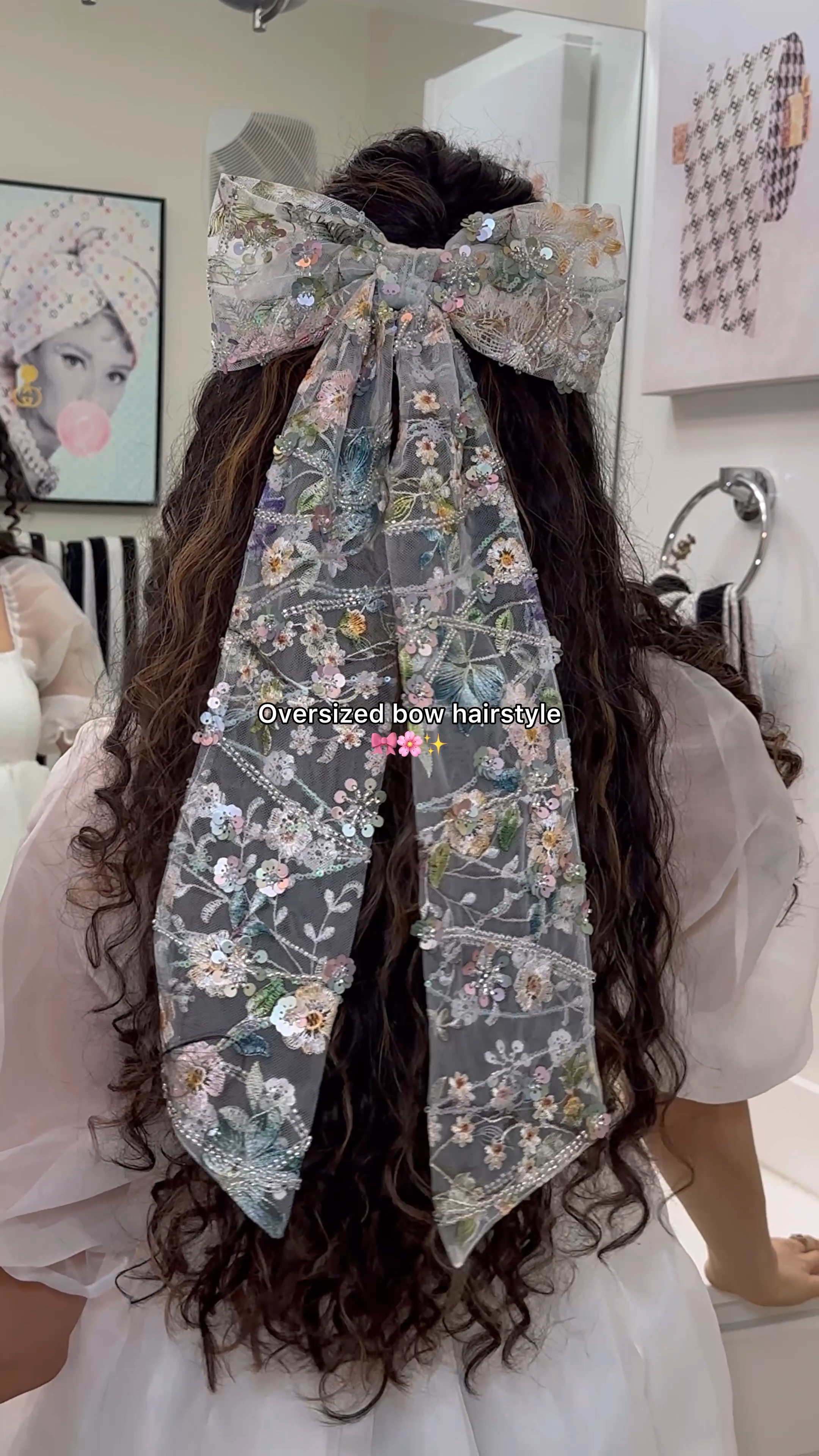 Oversized bow hairstyle 

#LTKVideo #LTKstyletip #LTKbeauty