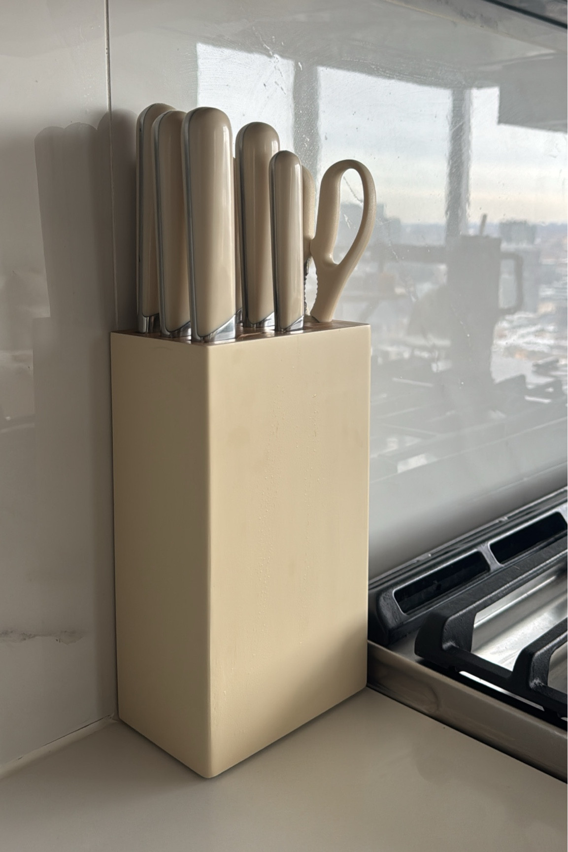 Knife set on sale for $37 perfect for small spaces 🔪 


#LTKFindsUnder100 #LTKHome #LTKGiftGuide