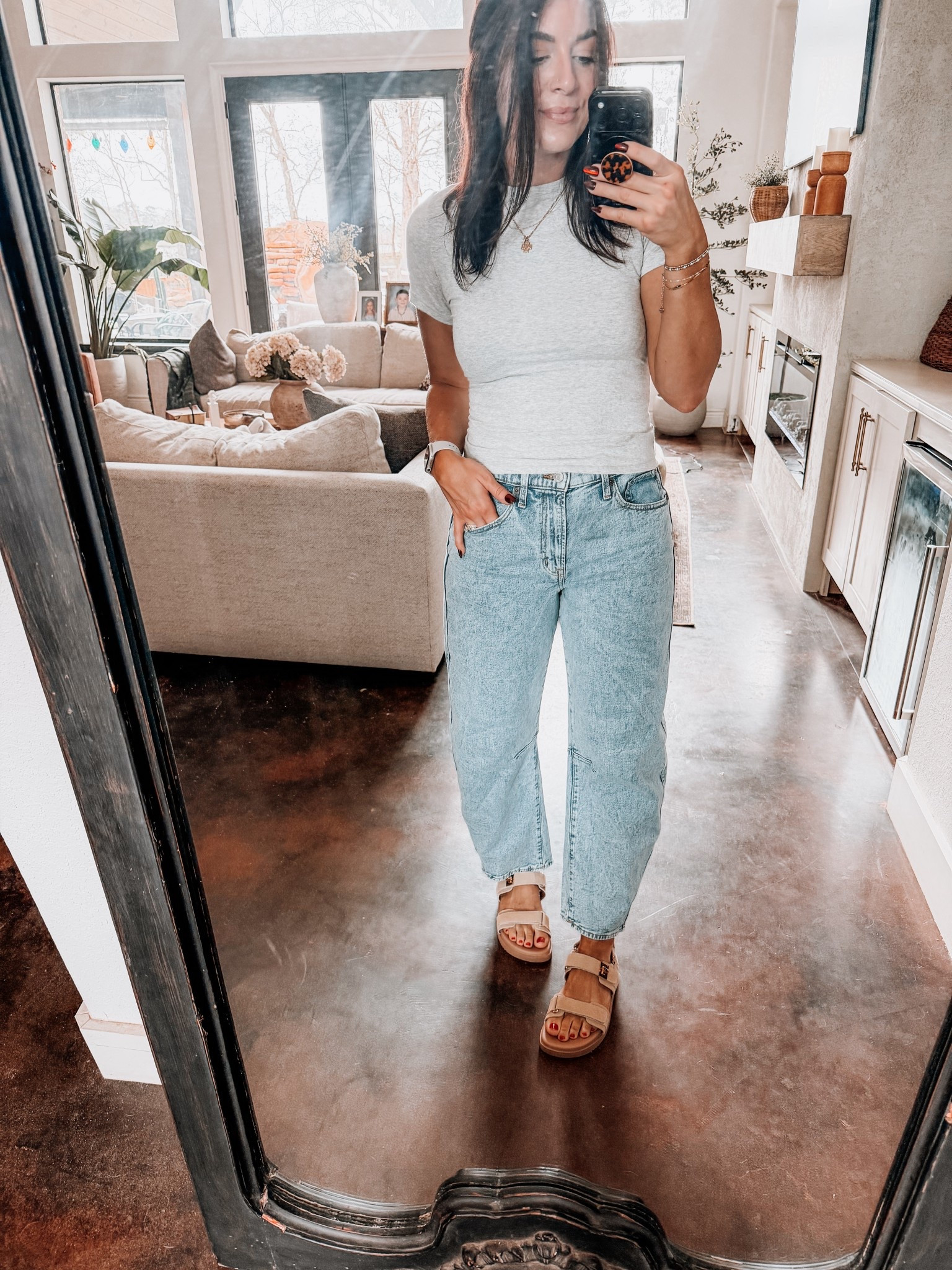 Gap barrel jeans- major sale! 

#LTKmomlife #LTKSaleAlert #LTKootd