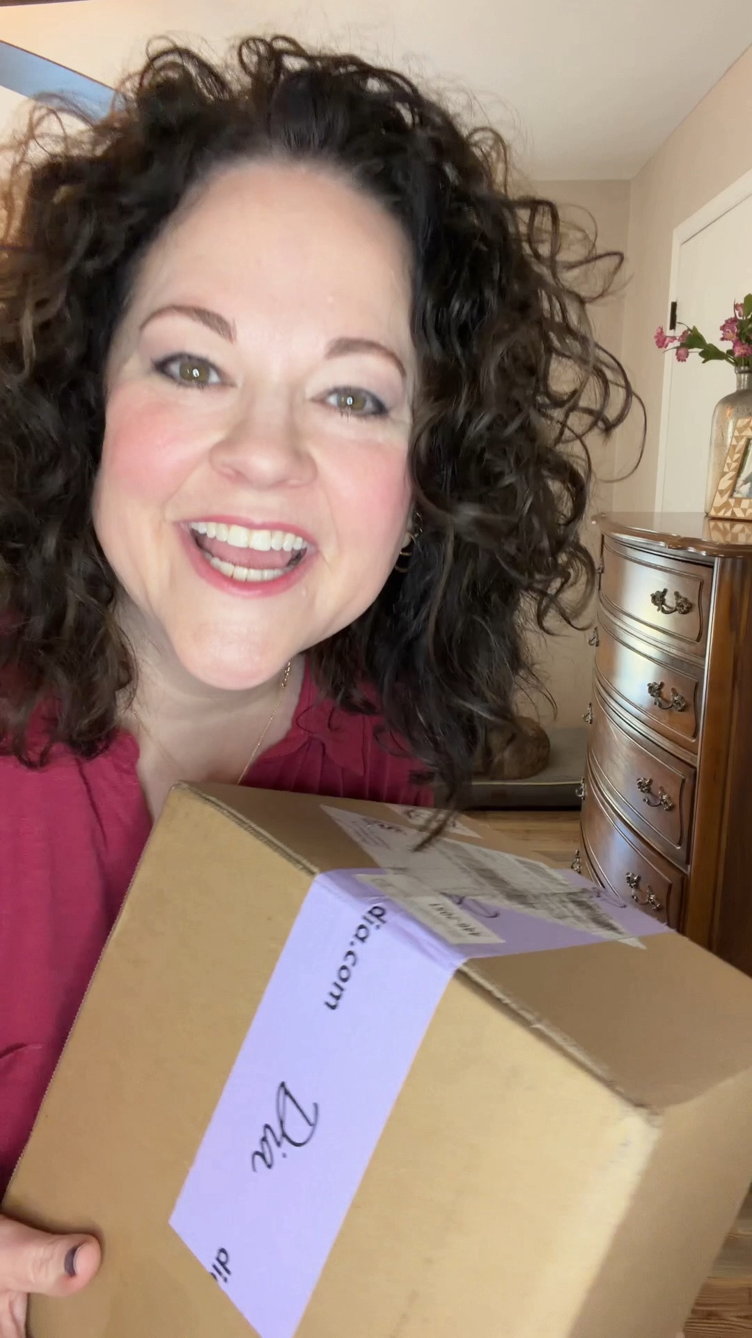 What did you think of today’s box??!!  #mydiastyle @diaandco 

I’m wearing the best dress from @soft_surroundings and the comfiest sandals ever…

Dress: https://go.shopmy.us/p-68863370?s=sl1_stk_cpl
Shoe: https://go.shopmy.us/p-81737185

This video contains music from Shutterstock, licensed by Splice video editing app. #plussize #plussizemodel #mydiastyle