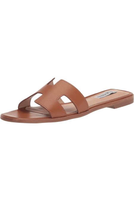 Tan slides #holiday #holidayoutfit 

#LTKshoecrush #LTKeurope #LTKstyletip