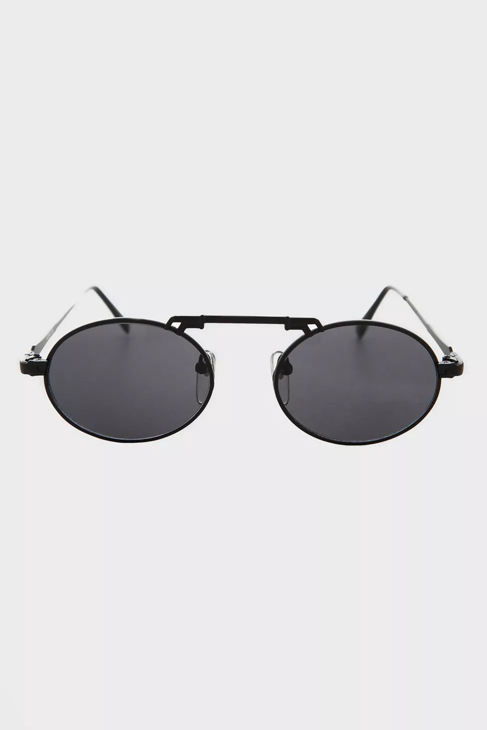 Vintage London Oval 90s Sunglasses | Urban Outfitters (US and RoW)