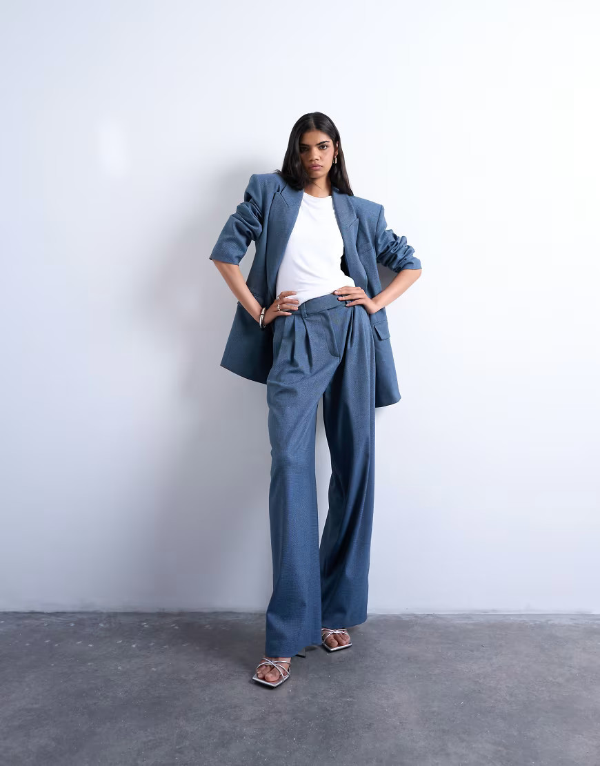 Pantalones de traje azul marino con pinzas anchas de Topshop | ASOS (Global)