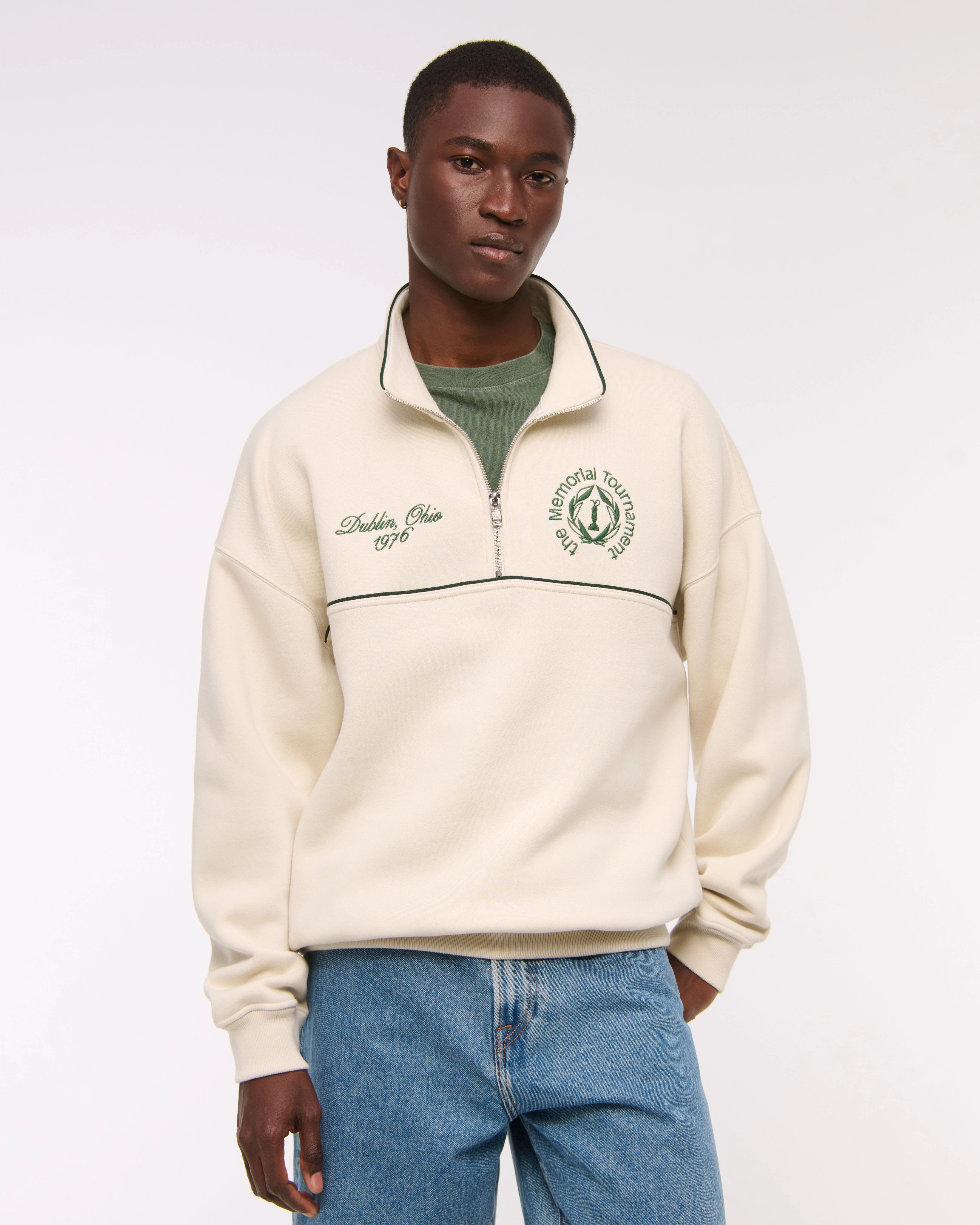 Memorial Tournament Graphic Half-Zip Sweatshirt | Abercrombie & Fitch (US)