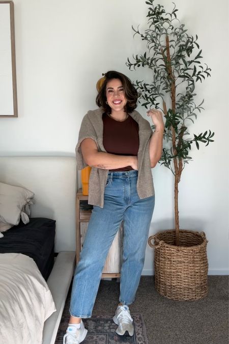 Easy comfortable and casual mom outfit for running errands, brunch, or day out with the kids.
Chic but casual look
Mom jeans

#LTKstyletip #LTKSeasonal #LTKfindsunder100