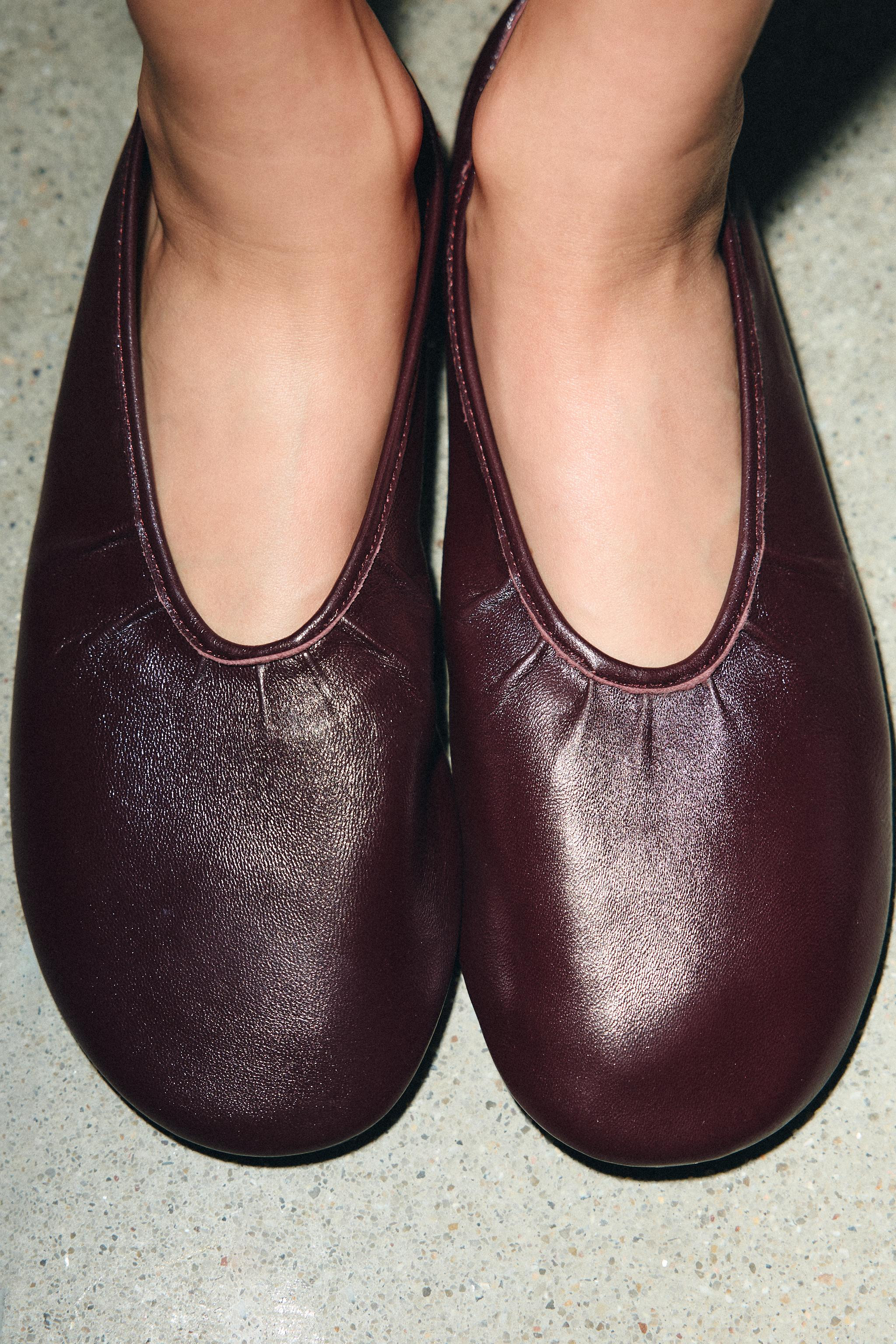 SOFT LEATHER BALLET FLATS | Zara UK