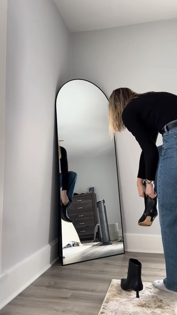Top: small
Bottom: size 4