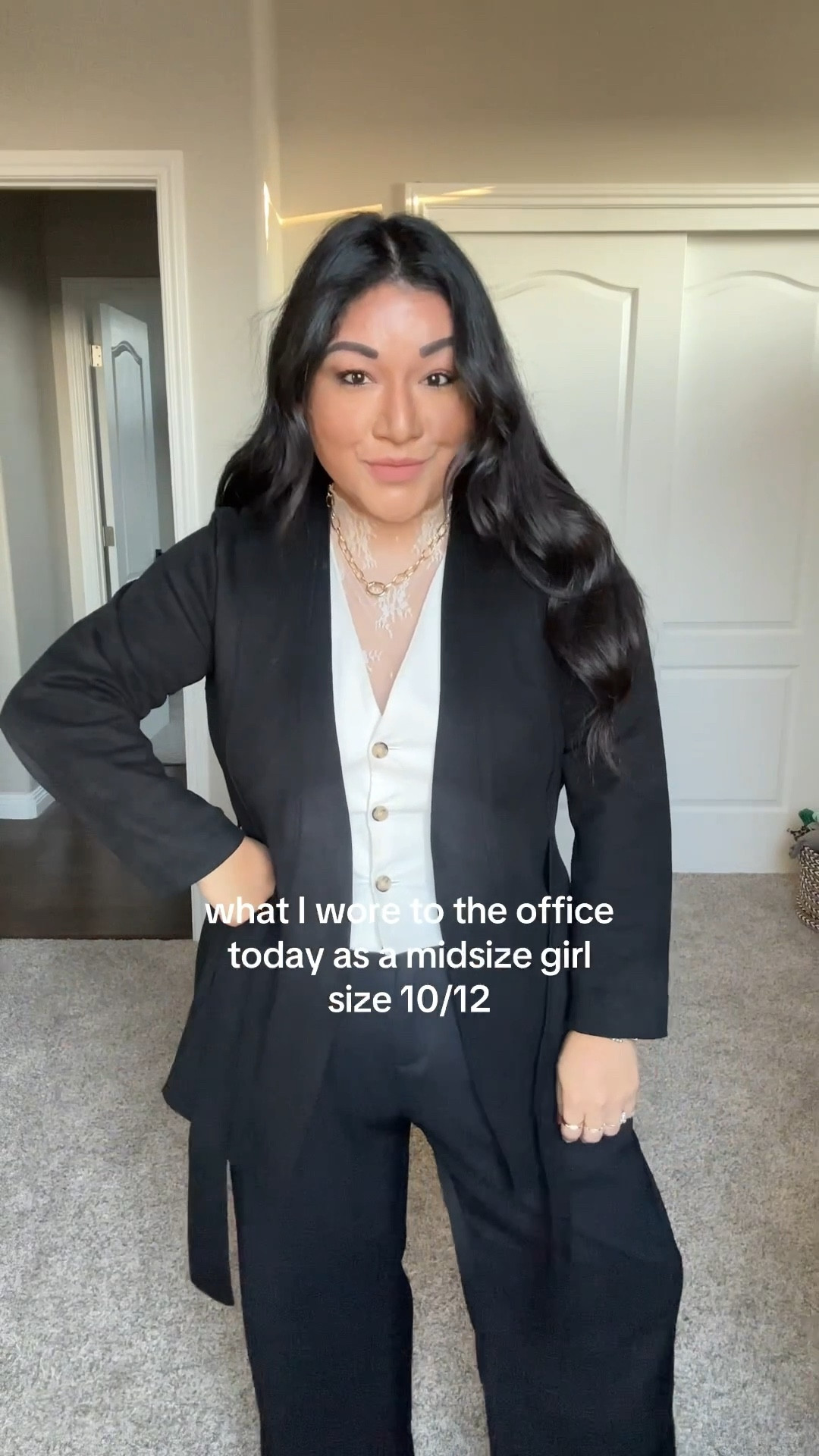 Work pants - size large in short length , thin material . True to size 

Belt - 37”-41” 

Shoes-  size 8 , comfortable and true to size 

Lace top- size large  

#LTKWorkwear #LTKootd #LTKMidsize