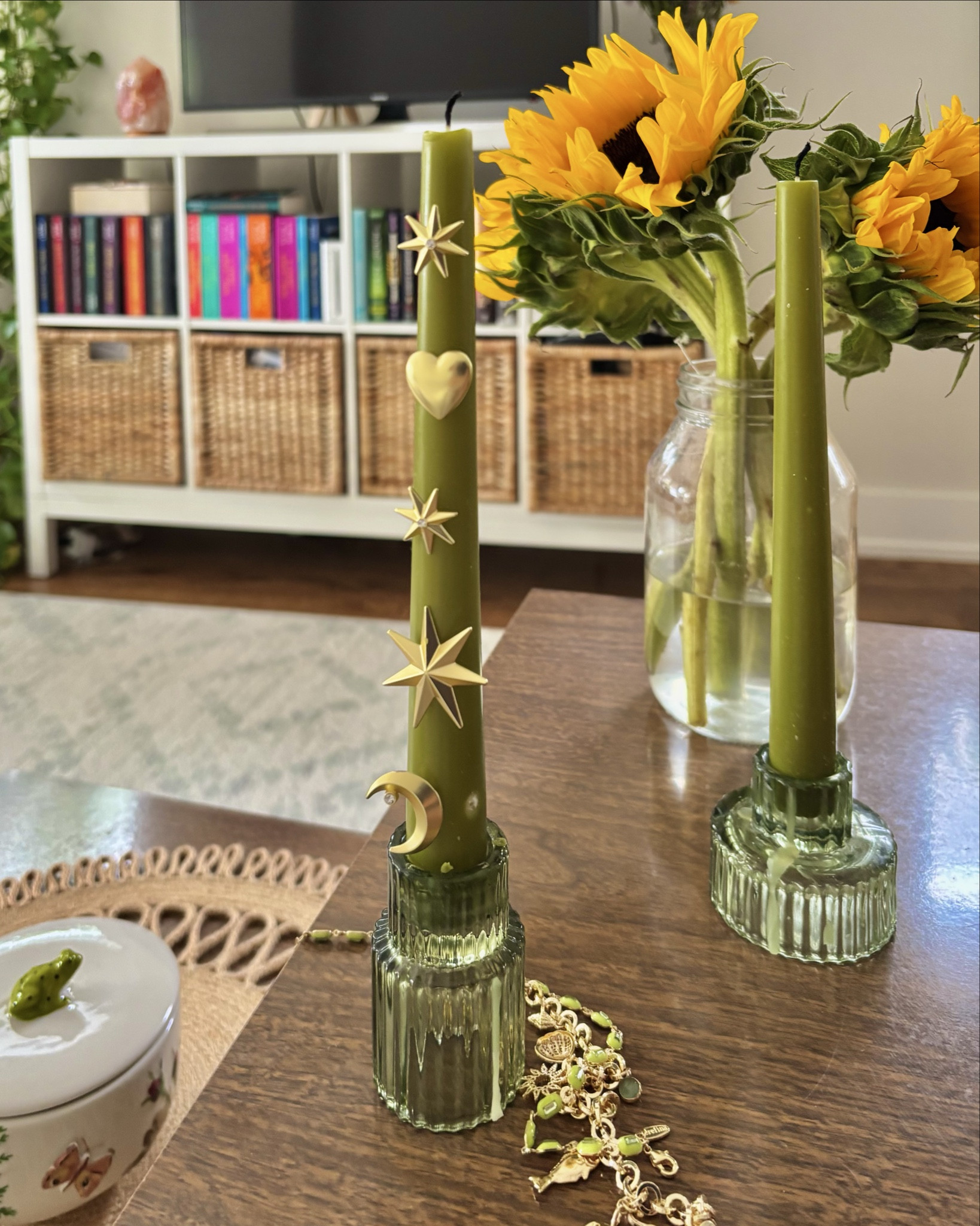 Currently obsessed with candle charms. I want all of my candles to have jewelry. Also so cute for a dinner party 

#LTKHome #LTKParties #LTKSeasonal