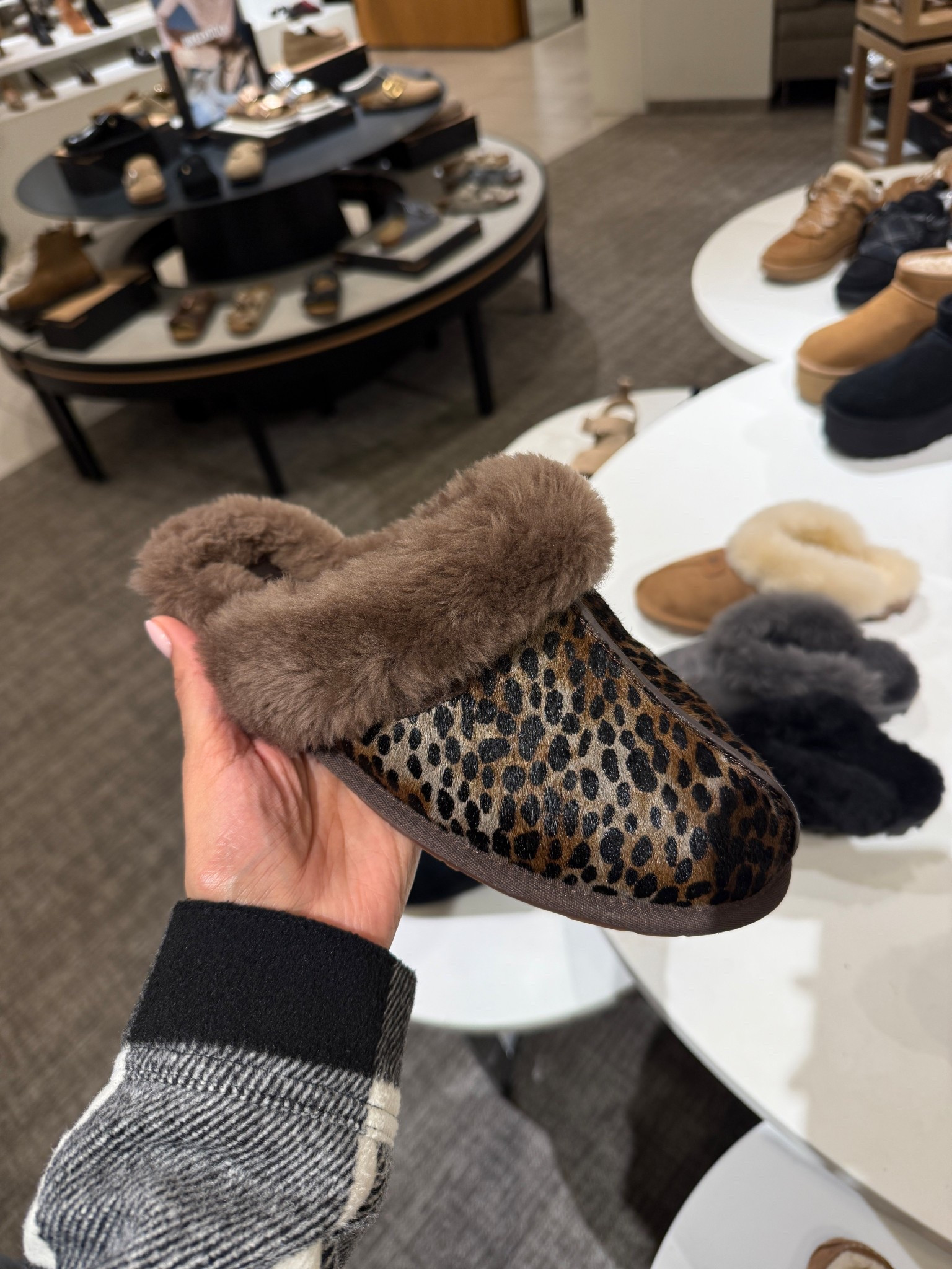 Animal print UGG slippers 😍

Nordstrom, comfy gifts, homebody gift ideas, cheetah print, calf hair, loungewear 

#LTKHoliday