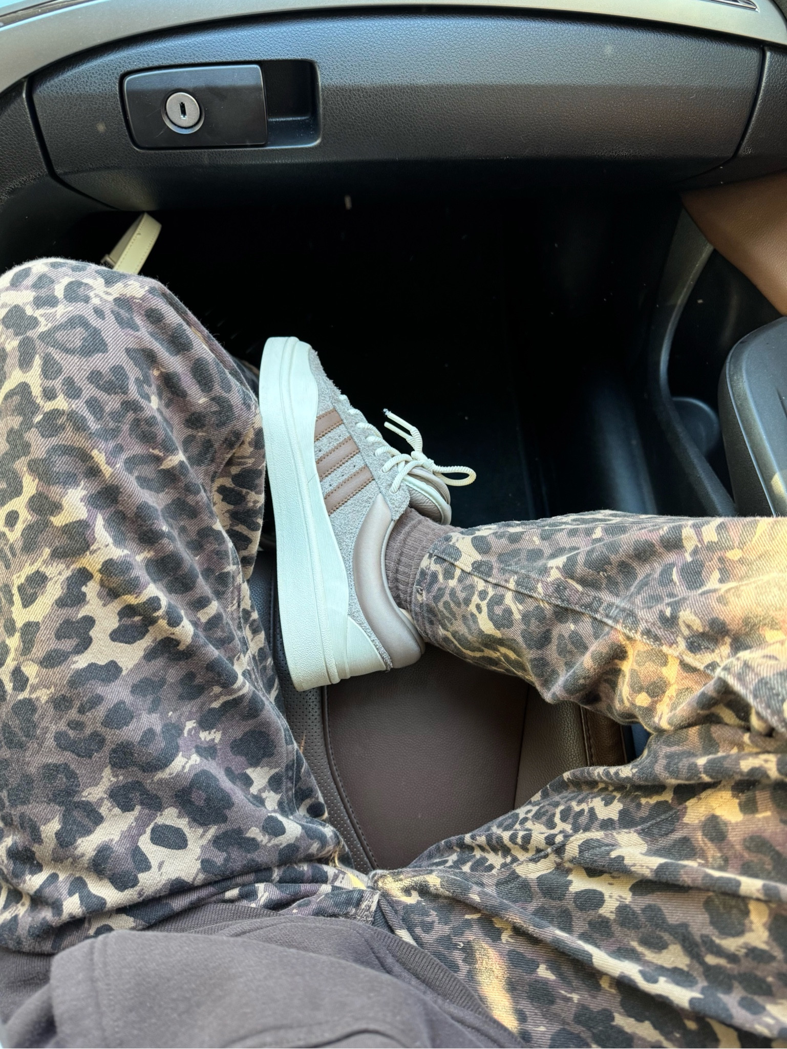 Leopard print jeans 🤎

#LTKSeasonal #LTKHoliday #LTKStyleTip