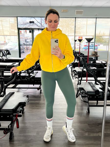 Workout gear to brighten your day 💛
#lululemon #workoutgear #workoutoutfit

#LTKfitness #LTKover40 #LTKfindsunder100