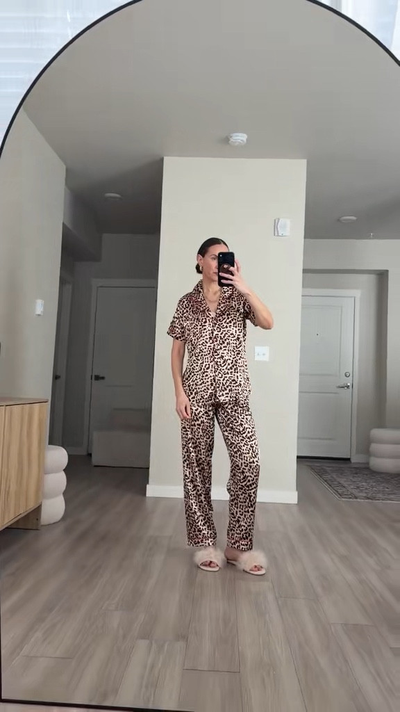 10/10 for quality 
women's sleepwear 
satin silky pajamas #ekouaer #silkpajamas #sleepwear #giftideaforwomrn #giftsforher #giftsformom#pjset 