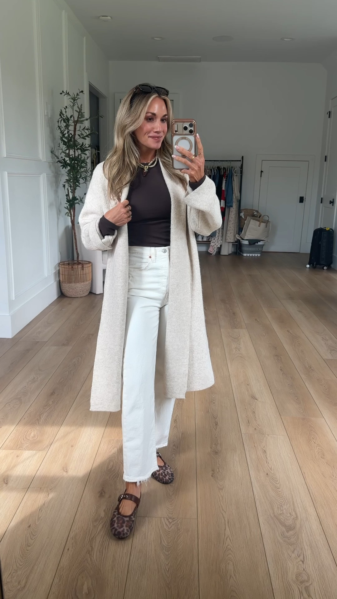 An outfit I will be living in as soon as the temps start to drop! 🍂 This is one of my favorite cardigans that I reach for every season!

#LTKootd #LTKSeasonal #LTKmomlife