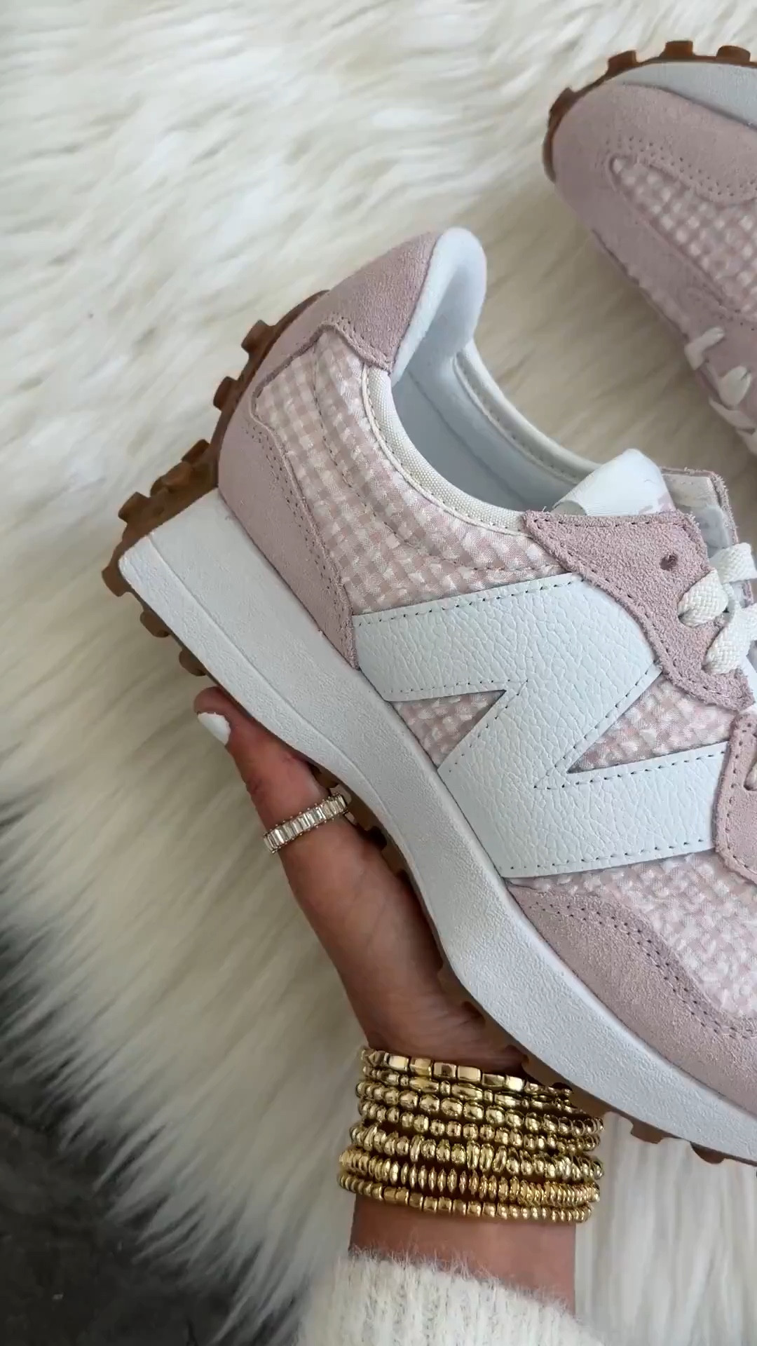 New balance 327 pink gingham sneakers runs true to size. Stone pink with nb 103 white