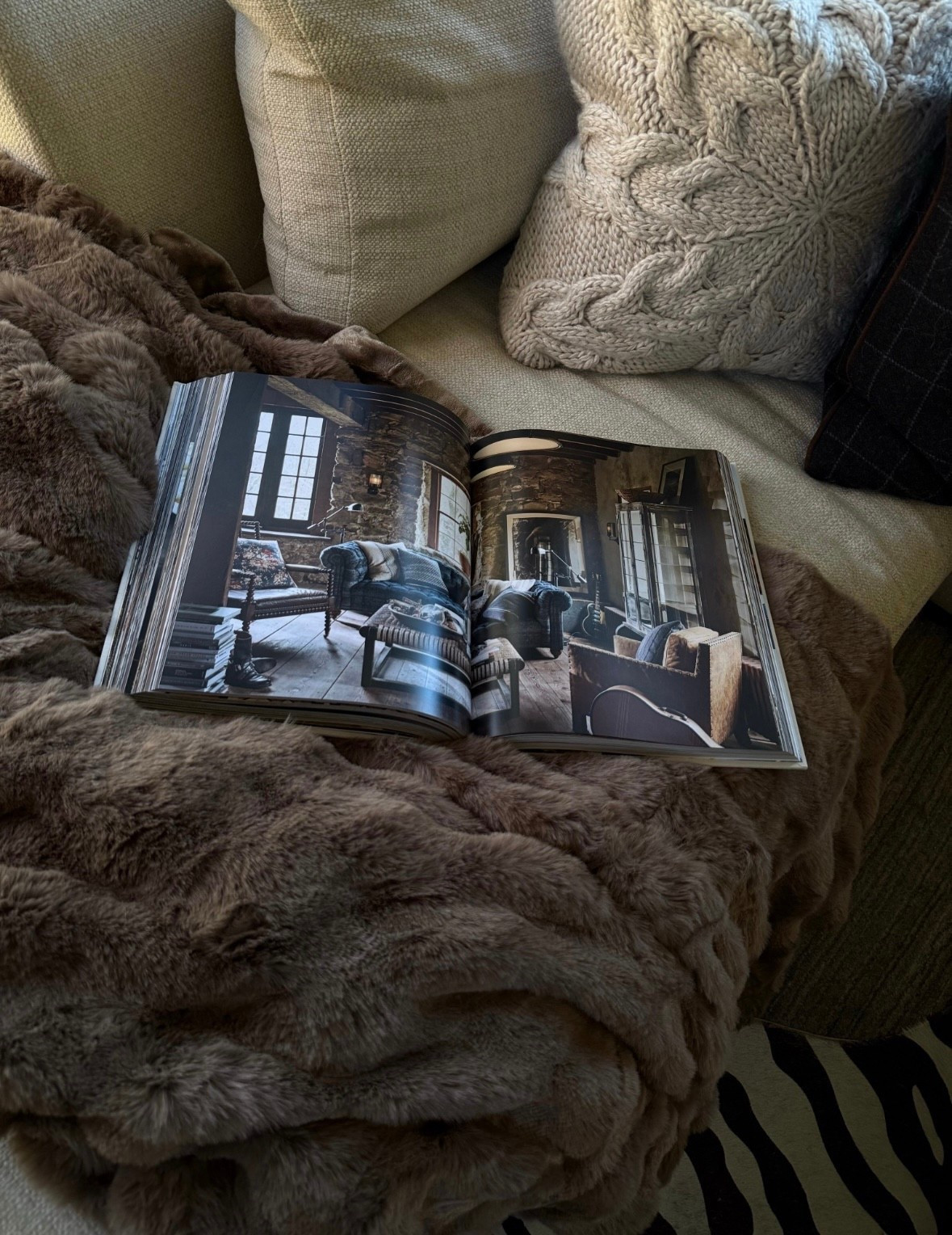 Make this winter extra cozy with this STUNNING fur blanket that’s HEATED!!! And don’t forget to pile on the cozy pillows (Eekk! Cable knit and tartan? Swoon!)  & my favorite book of the moment - Ralph Lauren! XxV 



#LTKFindsUnder100 #LTKHome #LTKSeasonal