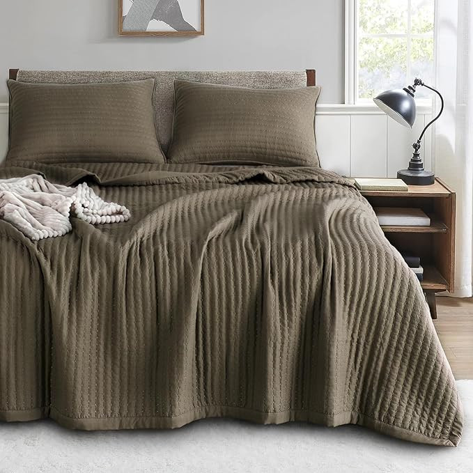 KASENTEX Cub Brown Oversized King Size Quilt Bedding Sets with Pillow-Shams, Lightweight Soft Bed... | Amazon (US)
