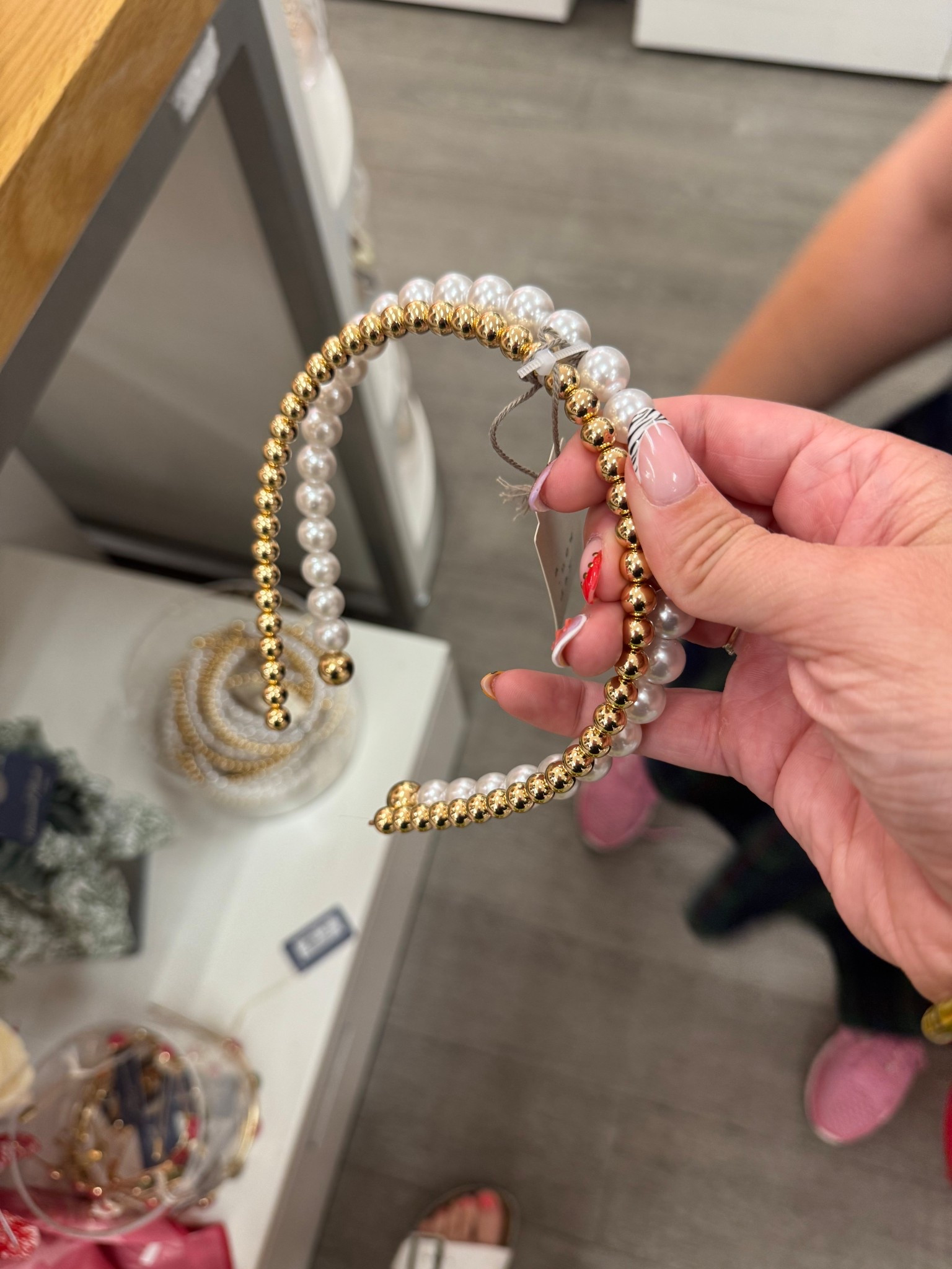 Blair Waldorf style. Fall accessories 

#LTKStyleTip