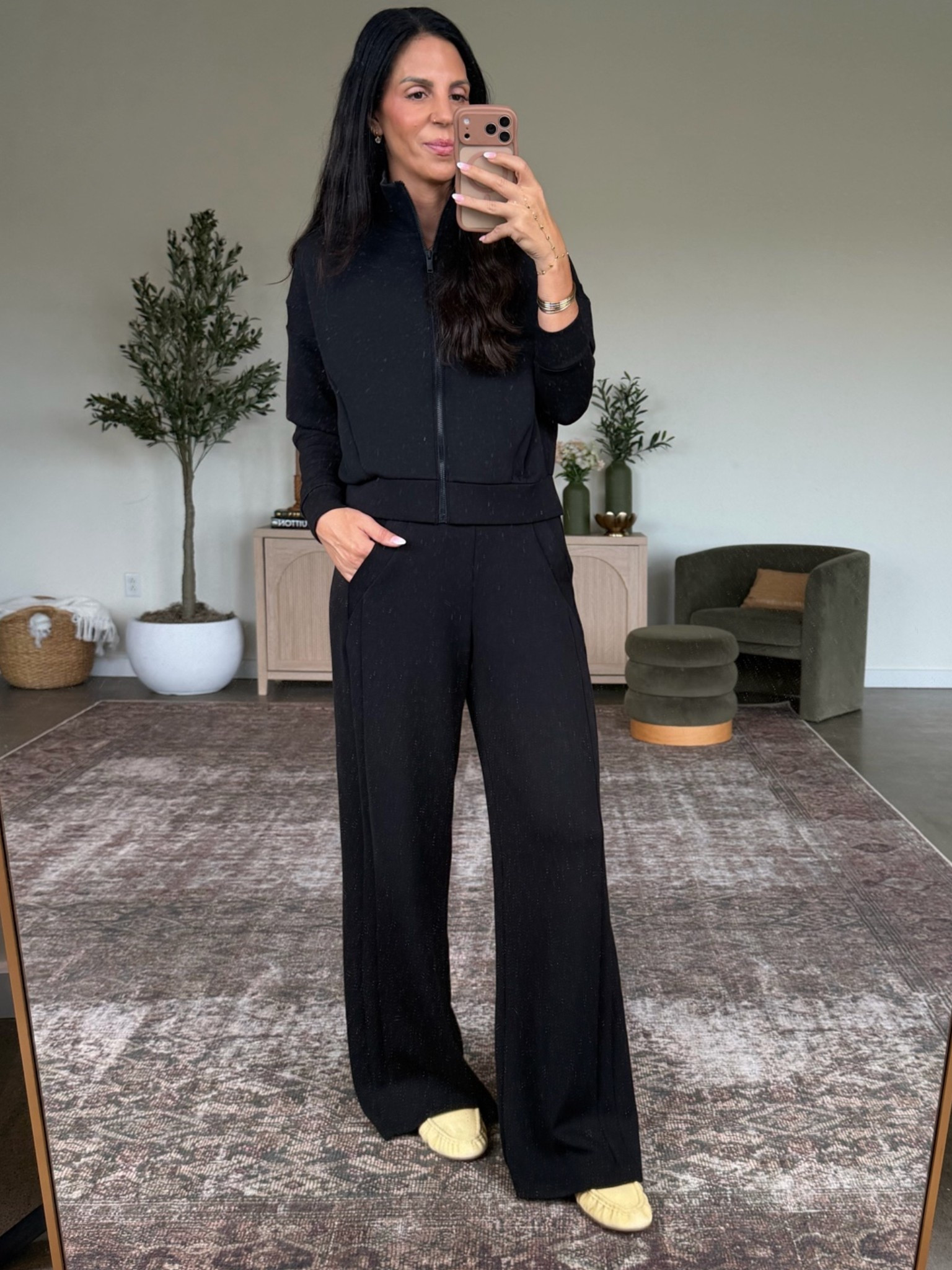 @Spanx 
The perfect travel set, mom on the go set
Doesn’t wrinkle and washes up amazing! 
Wearing a small top 
Small long pants 

Code: balancedstylexspanx

#LTKootd #LTKU #LTKOver40