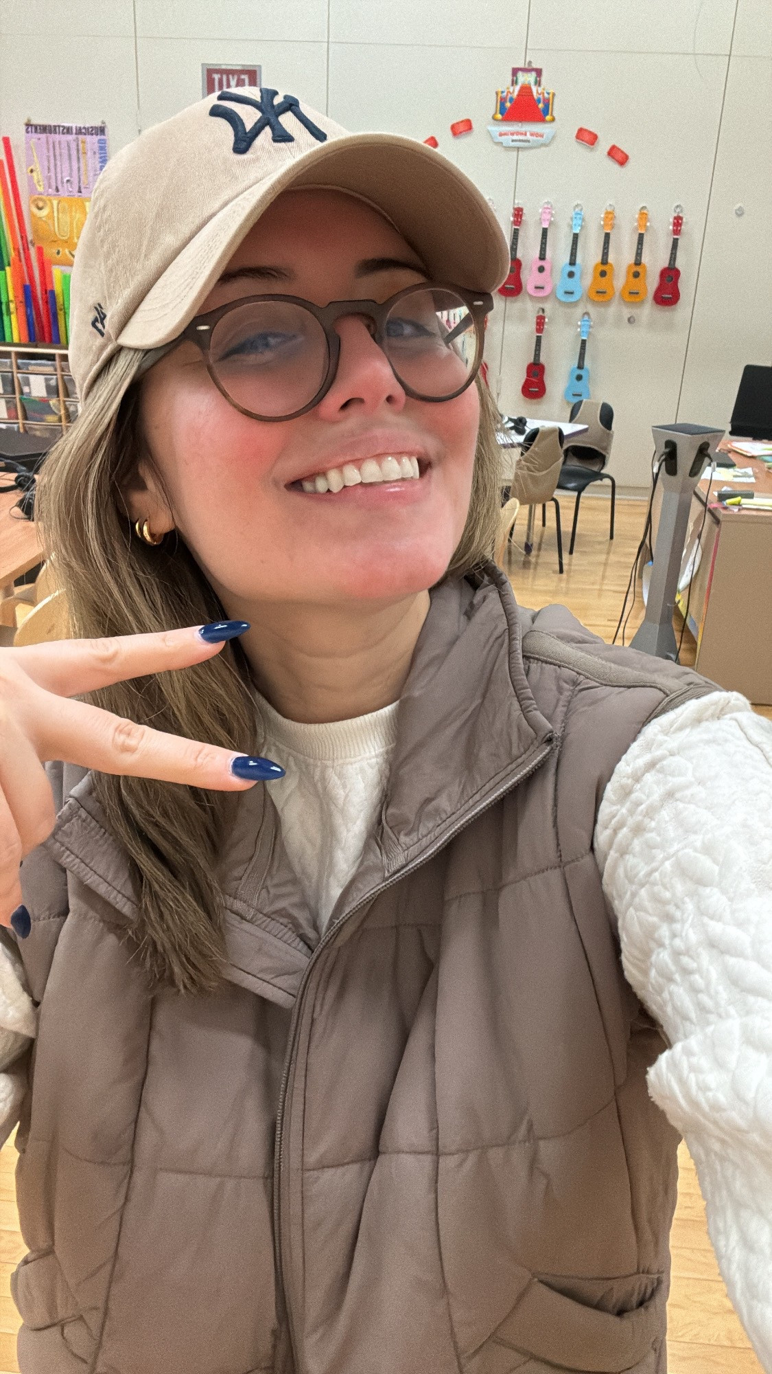 Spring is the craziest season, it’s like please give me summer but don’t forget about winter just yet 😆 Spring Fashion 😍 free people vest and Yankee hat 😍