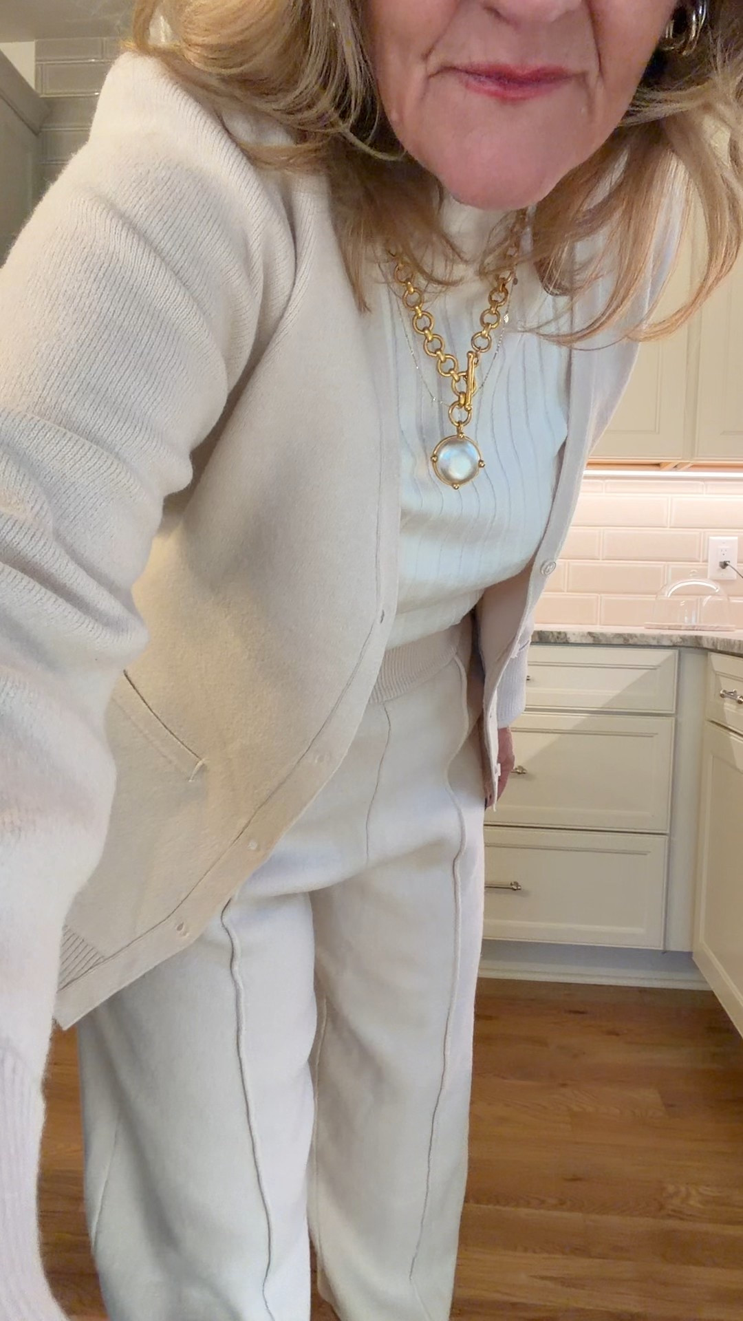 If you like dramatic then these barrel pants are for you. They’re just a little too dramatic for me. Maybe someone taller? 

Love the cardigan and mock neck. Pants I sized down to a 6. Cardigan and Mockneck size medium 

#LTKFindsUnder50 #LTKOver40 #LTKSaleAlert