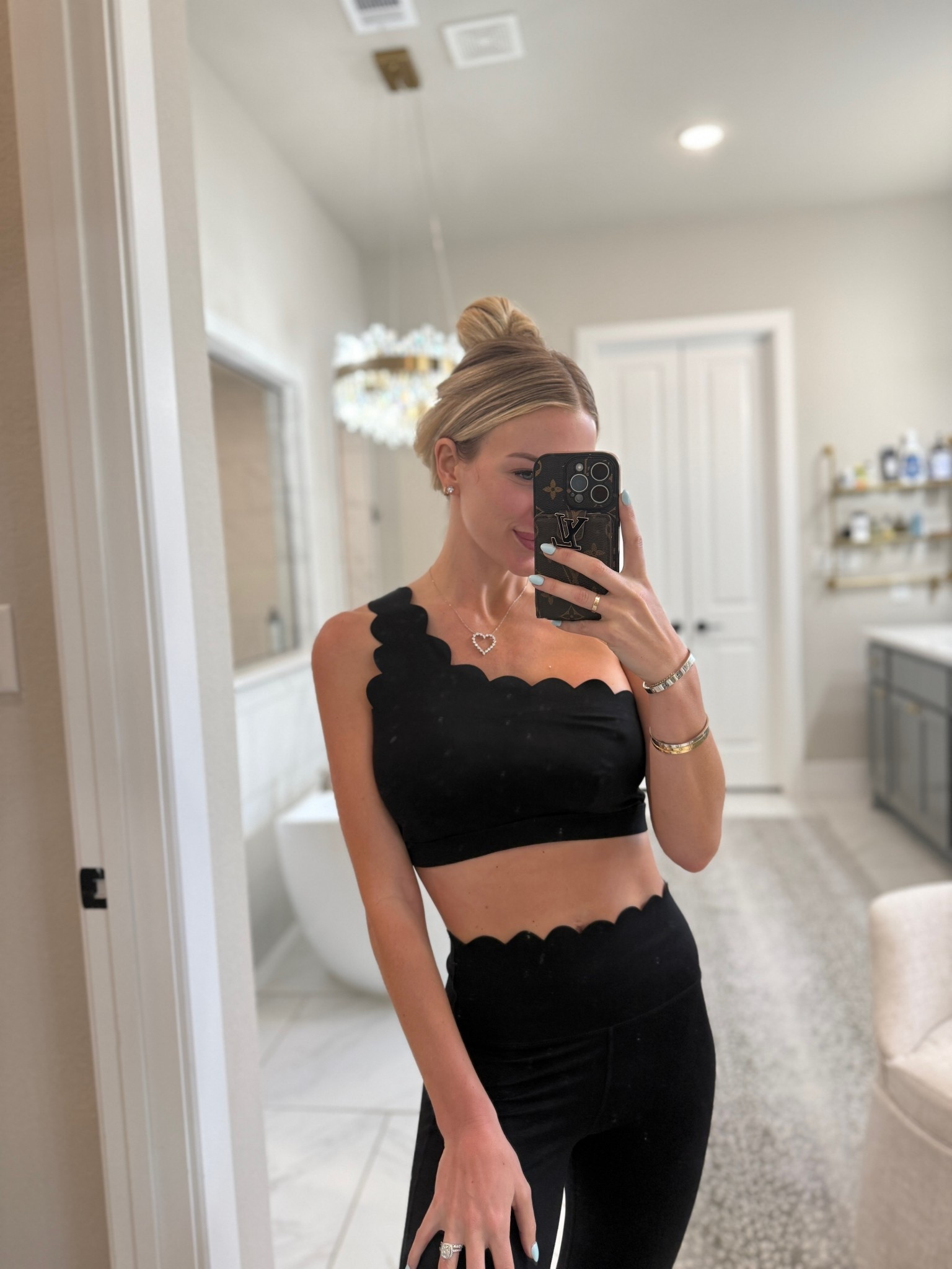 living for the scallops 🖤 & Amazon budget 👏🏼

#LTKPetite #LTKfitnessgoals #LTKActive