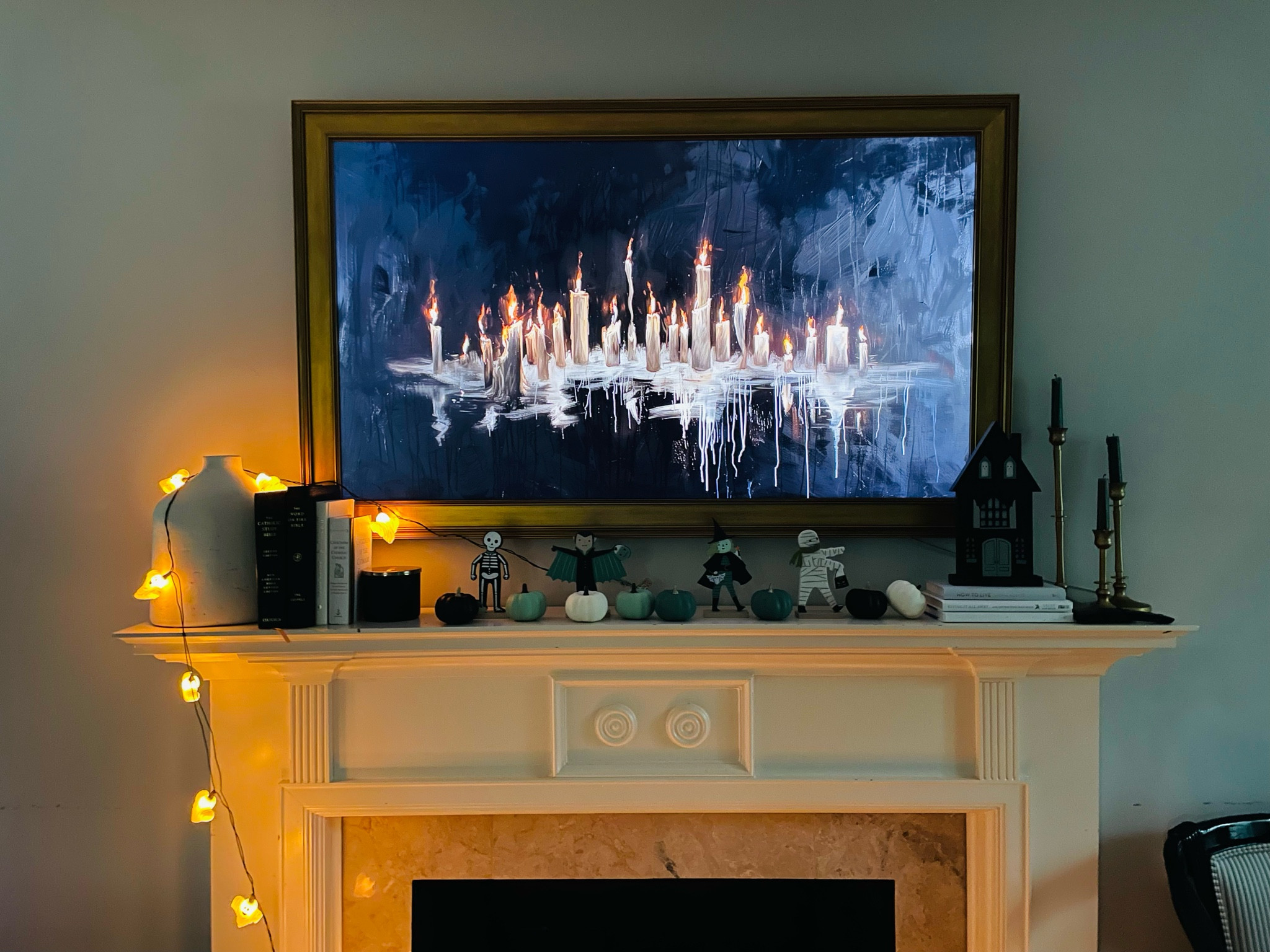 halloween decorations for the mantel 

#LTKHome #LTKFallSale #LTKSeasonal