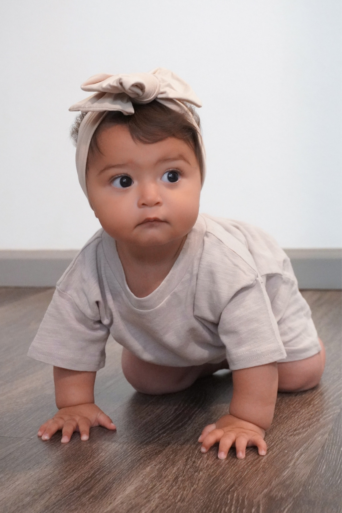 Spring Baby Outfit 🤍

#babyoutfit #babyshortsleeves #babyshorts #neutral #neutralcolors #babybow #bow #beige #beigebow #babygirl #babygirloutfit #8months

#LTKsalealert #LTKbaby #LTKstyletip