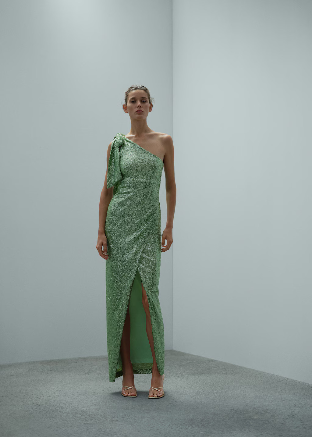 Asymmetrical sequin dress with bow - Women | MANGO USA | Mango (US/MX/AU)