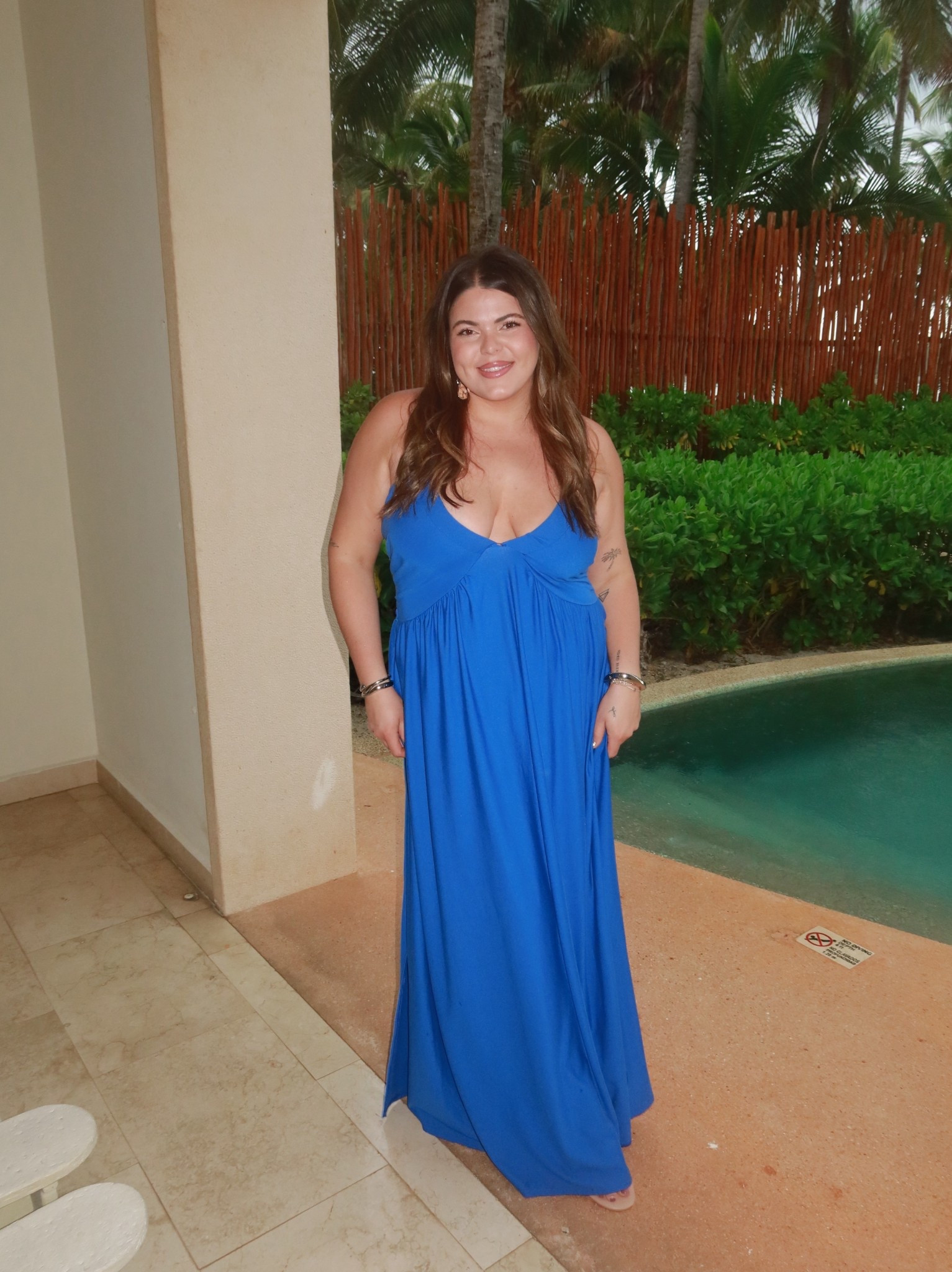 Amazon vacation and resort wear dress. Wearing XL, has great length  