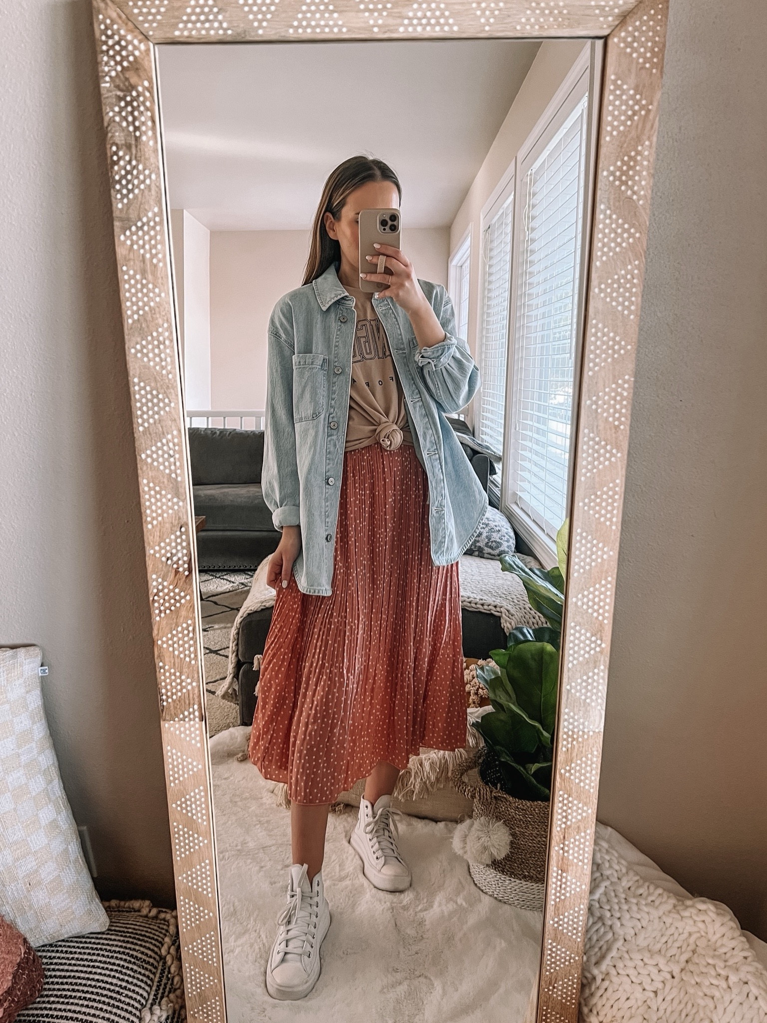 Teacher outfit inspo 🙌🏻🙌🏻

Skirt, converse sneaker, chambray shacket

#LTKworkwear #LTKstyletip #LTKSeasonal