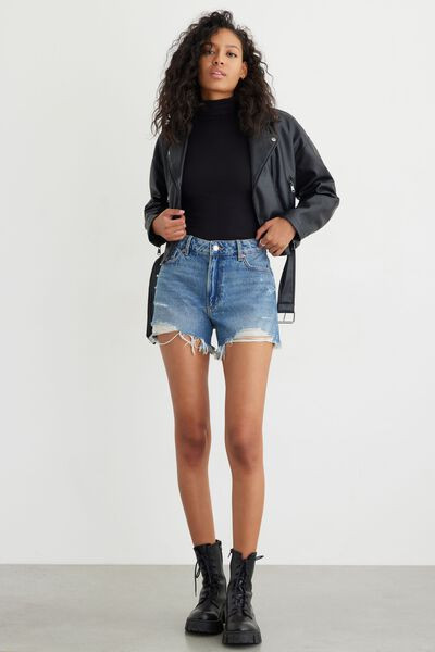 (38)3.3K+Claudia Jean Mom Shorts$44.95Black DarkBlack DarkActual Fit: True to size232425262728293... | Dynamite Clothing