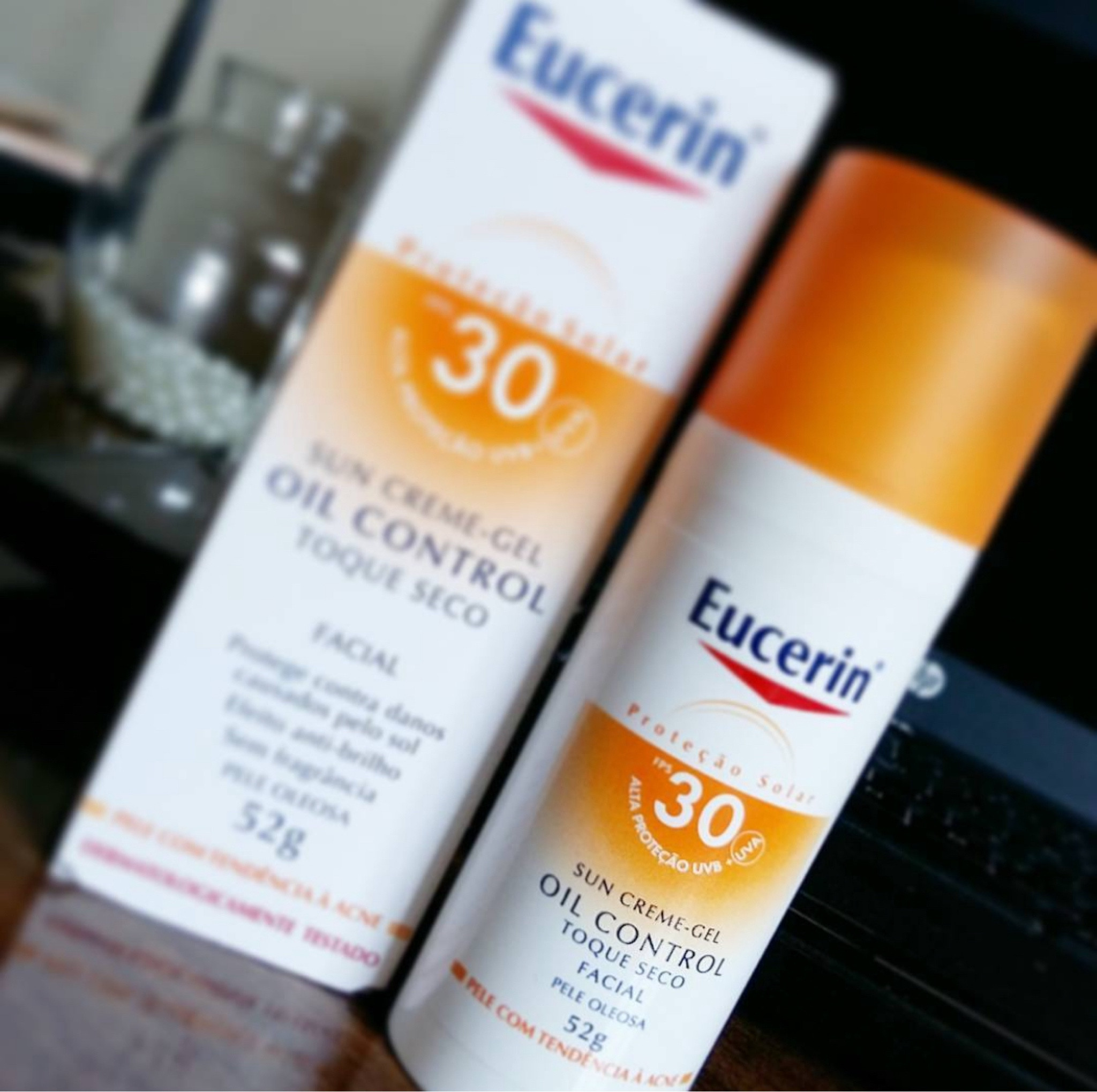 Eucerin oil control é perfeito para pele oleosa, tem um toque sedoso incrível, amo que a textura dele deixa minha pele sequinha por muito tempo. 
Se eu tivesse que comprar um protetor só pelo resto da minha vida seria esse. Um caso de amor! 

#LTKsummer #LTKbeleza #LTKbrasil