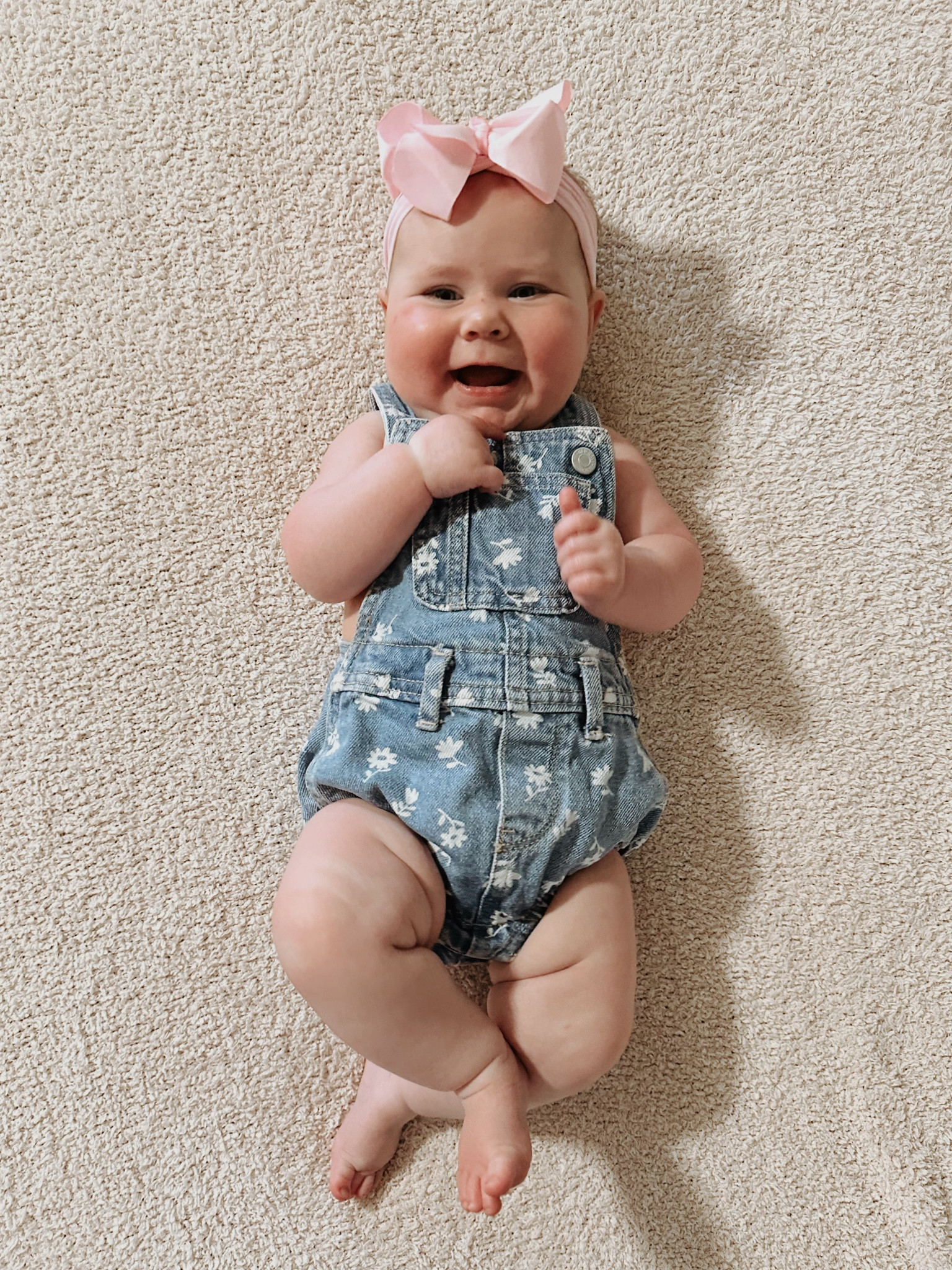 Baby girl overalls!

Old Navy. Old Navy baby. baby girl outfit. family photo outfit. overalls. summer outfit  

#LTKfindsunder50 #LTKbaby #LTKSeasonal
