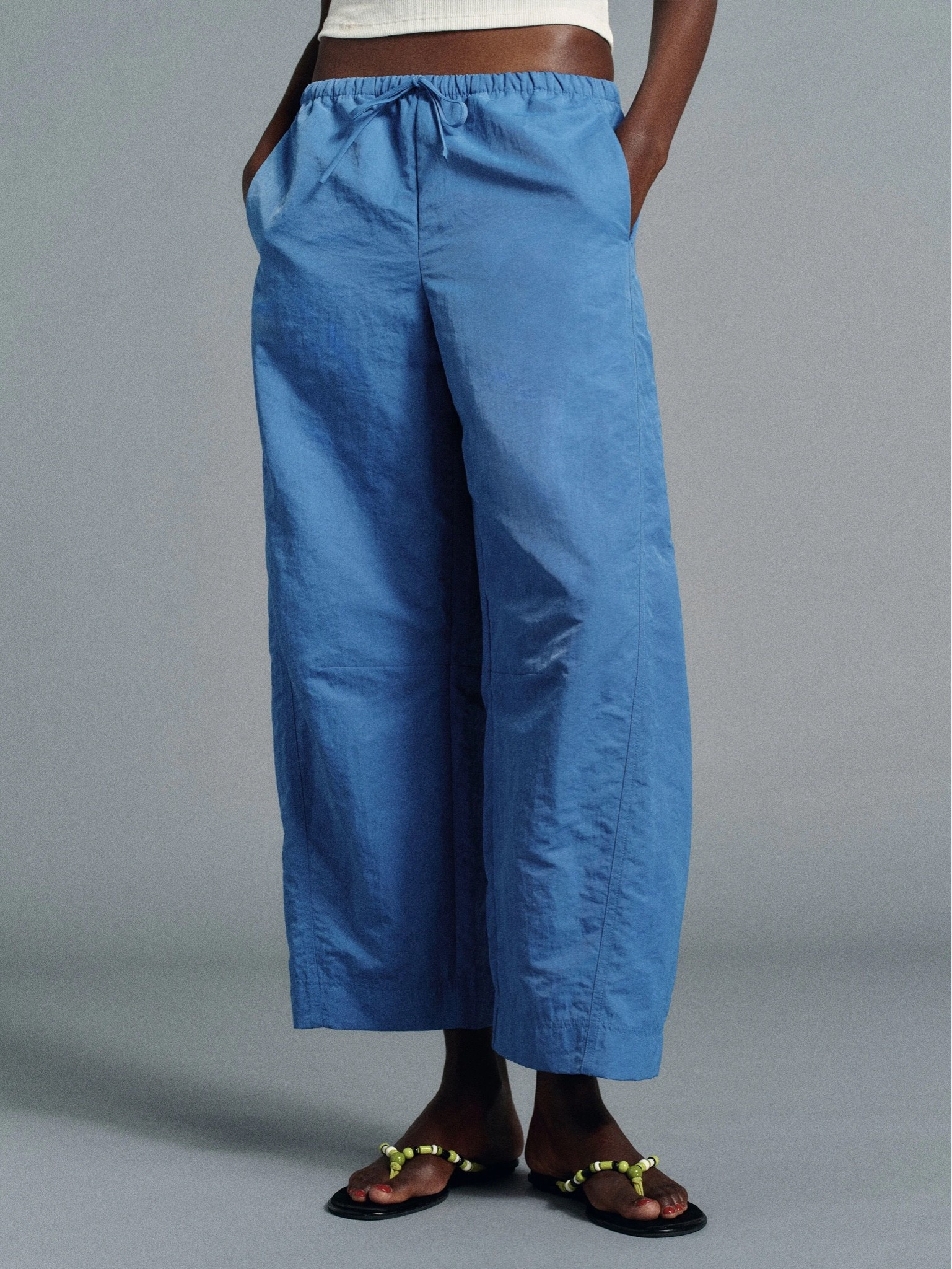These pants are adorable! They’re kind of barrel, shiny & a lot brighter in person.