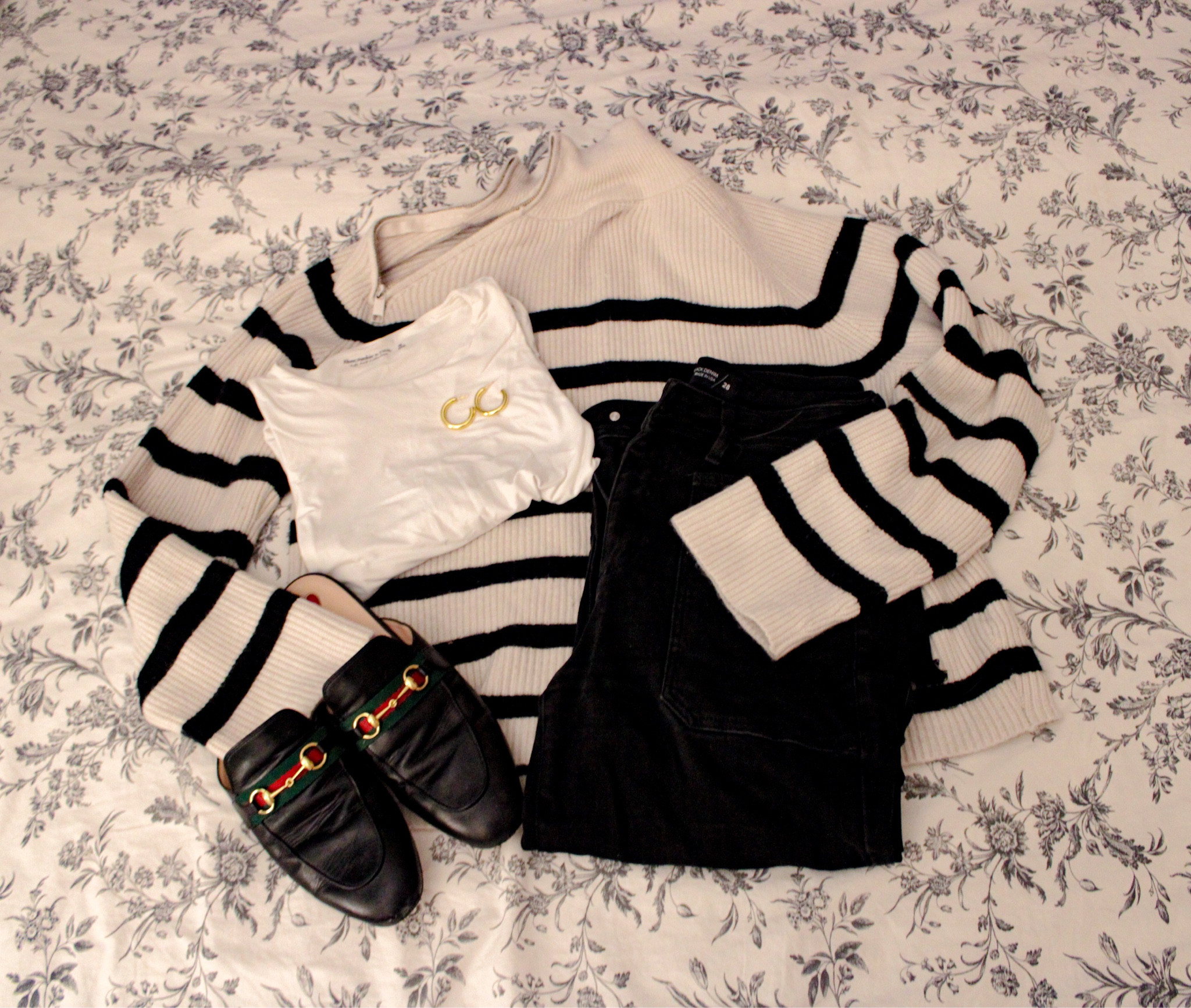 Fall outfits that you can wear right now.

Being in the office all day with the air conditioning blasting, always makes me want to layer for the day especially in August. 

This outfit is perfect for the weather now but helps you get in the mood for fall.

#LTKBacktoSchool #LTKMidsize #LTKStyleTip