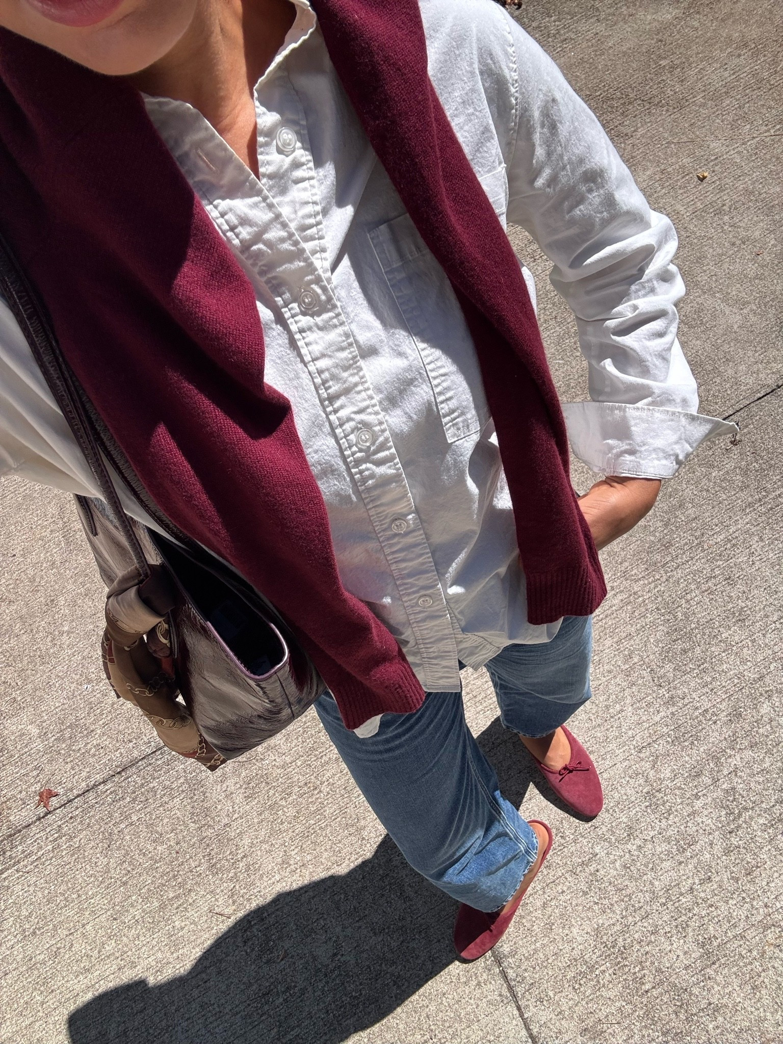 Casual fall outfit with touches of burgundy 🍷

#LTKootd #LTKSeasonal