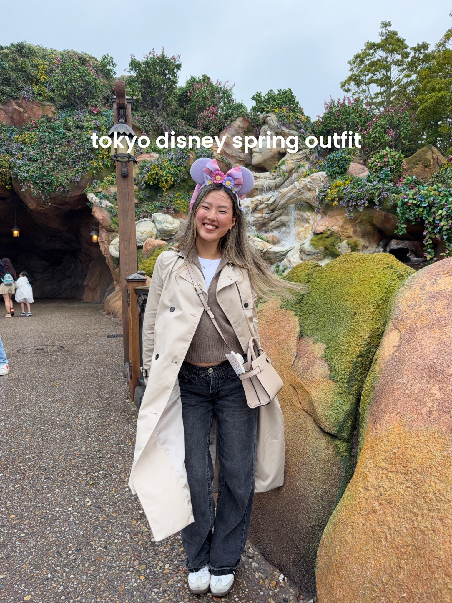 tokyo disney spring outfit that’s chic and perfect for a rainy, cooler day like today! 

wearing a XS cashmere sweater zip up, small in trench, 25 in low rise jeans. 

rainy day outfit, rainy spring outfit, chic spring outfits, tokyo disney outfit, spring outfit inspo, styling trench coat, trench coat outfit, aritzia outfit, aritzia sweater 