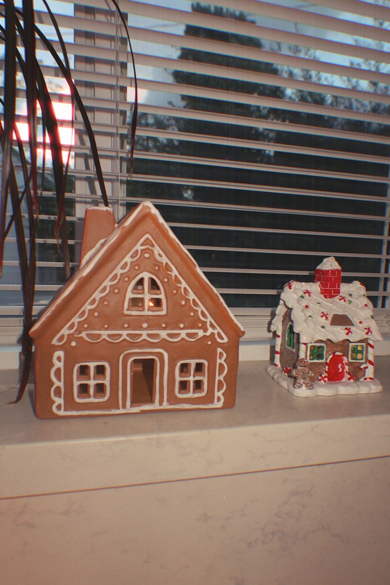 Amazon light up gingerbread houses! So cute on my kitchen window! 
On sale! 

Amazon finds, Amazon home, holiday decor, Christmas decor, home decor

#LTKHome #LTKHoliday #LTKFindsUnder50