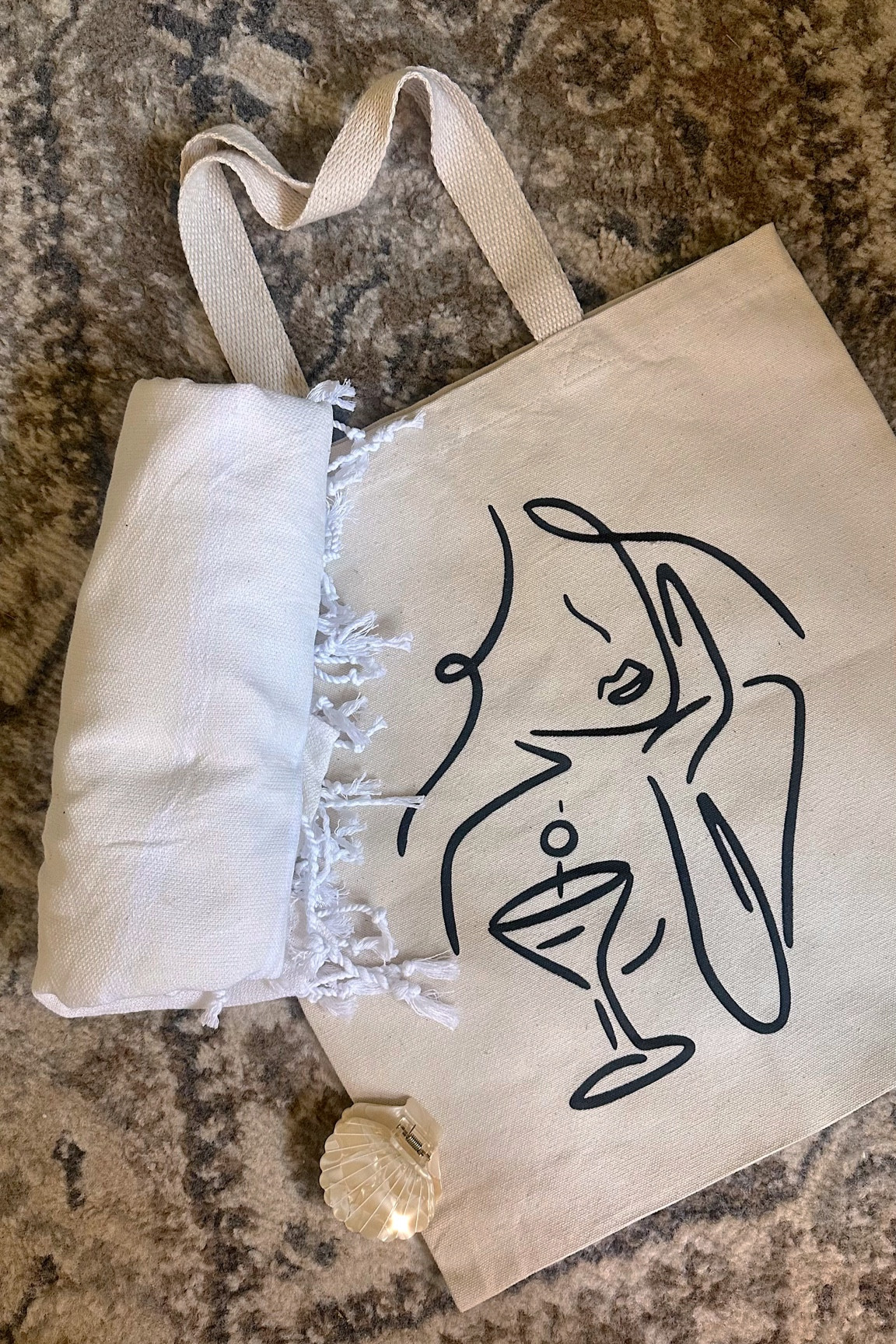 Gift bags from my bachelorette party!

Tote bag is from Katybellottedesigns.net

Claw clip is from Monday Swimwear 