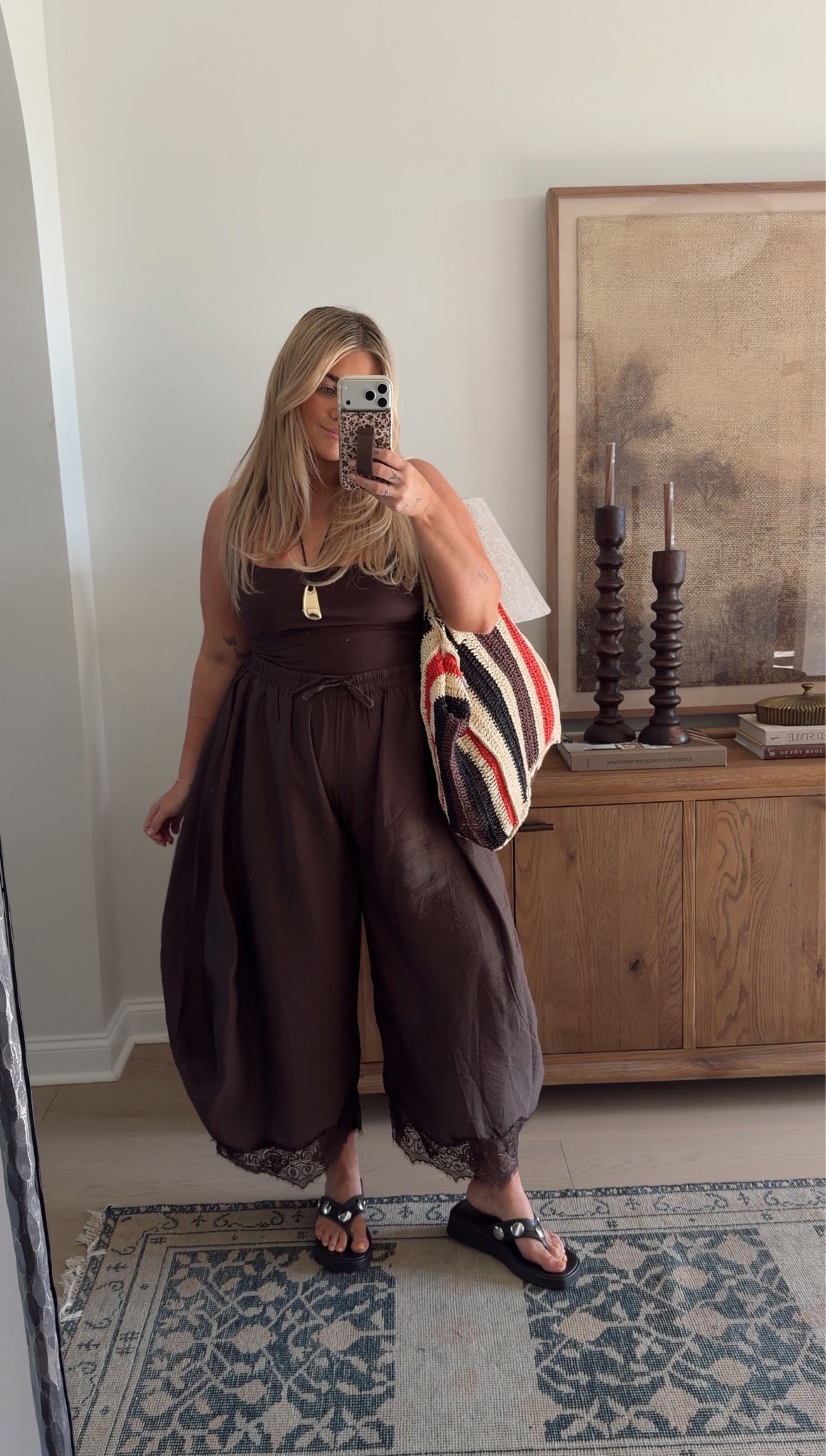 Today’s fit 🤍
Tank — large 
Pants — XL (sold out in brown but linked Amazon ones I saw really good reviews on)