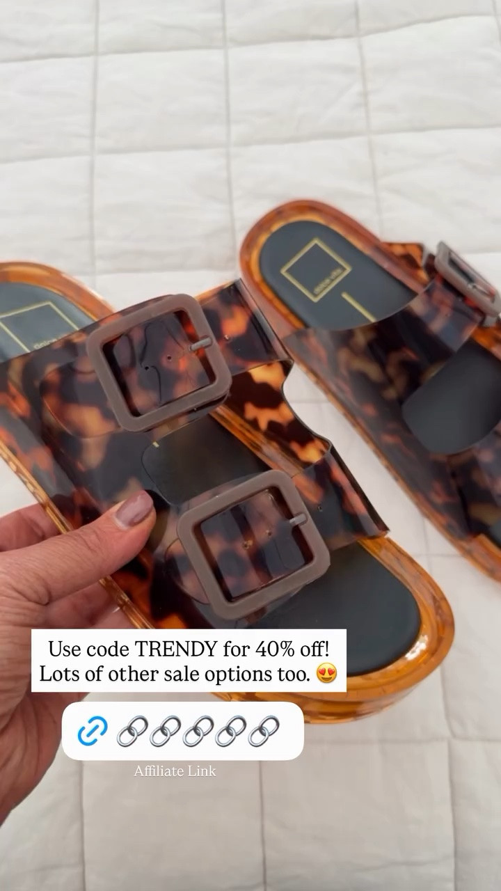 Use code TRENDY for 40% off! Lots of other sale options too. 😍 @DSW

#LTKgrwm #LTKOver40 #LTKSaleAlert
