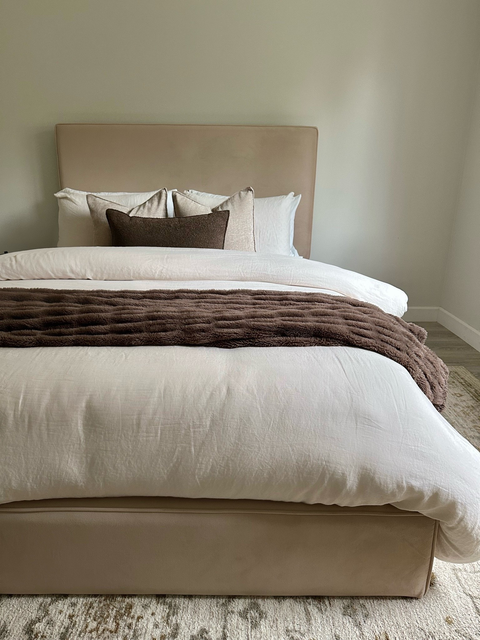 #ad Warm and neutral guest bedroom featuring this mocha bed from @Wayfair If you’re looking to upgrade a bed in your home now is the perfect time during the Memorial Day Clearance with up to 70% off and free shipping over $35!
#wayfair #wayfairpartner

bed, bedroom, cozy bedroom, neutral bedroom, Wayfair home finds

#LTKHome #LTKSaleAlert