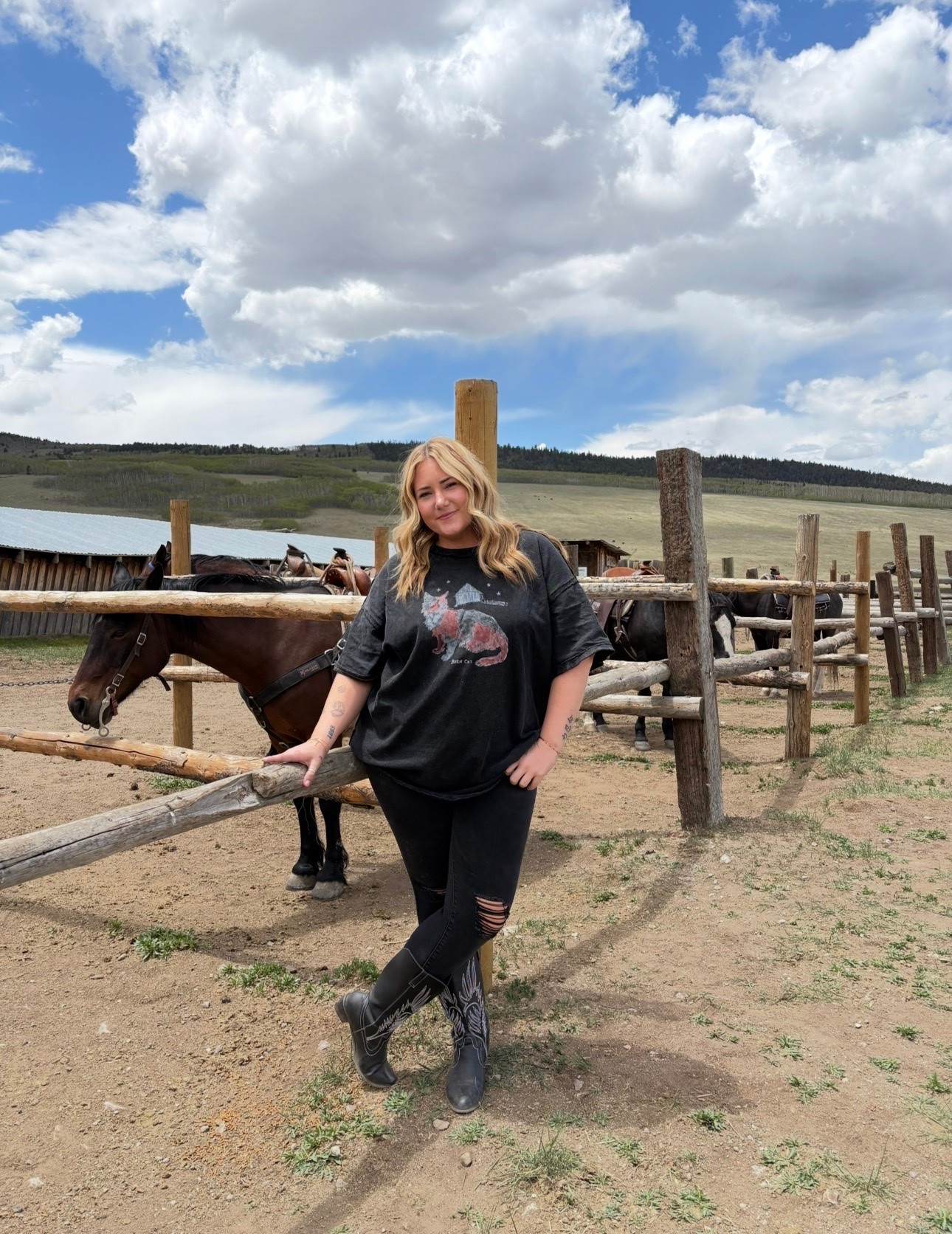 Horses & #freepeople 🥰

#LTKdayinmylife #LTKootd #LTKMidsize