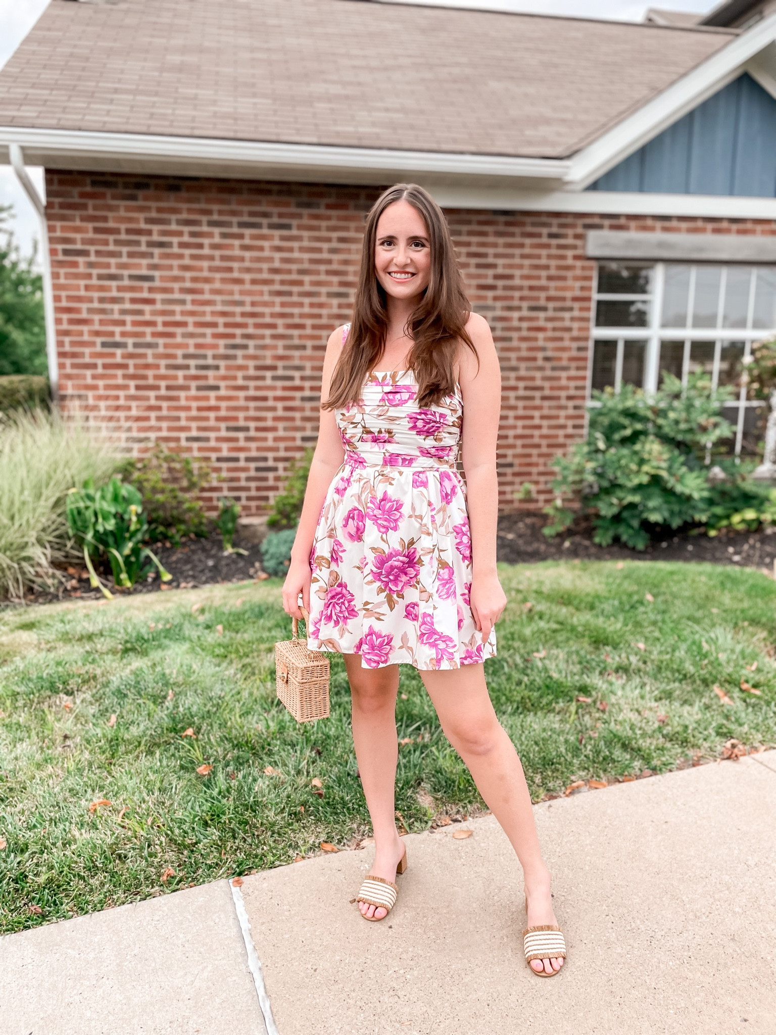 The Abercrombie & Fitch Emerson dress has been such a popular style this summer - and for good reason! 💗 I’m sharing a review of the dress including fit, quality, price (spoiler: it’s currently under $75!) and more today on The Bekah Boutique.

Summer, summer dress, summer outfit, Abercrombie, Emerson dress, Emerson poplin wide strap mini dress, purple floral, floral dress, mini dress, grand millennial, feminine, classic 

#LTKsalealert #LTKunder100