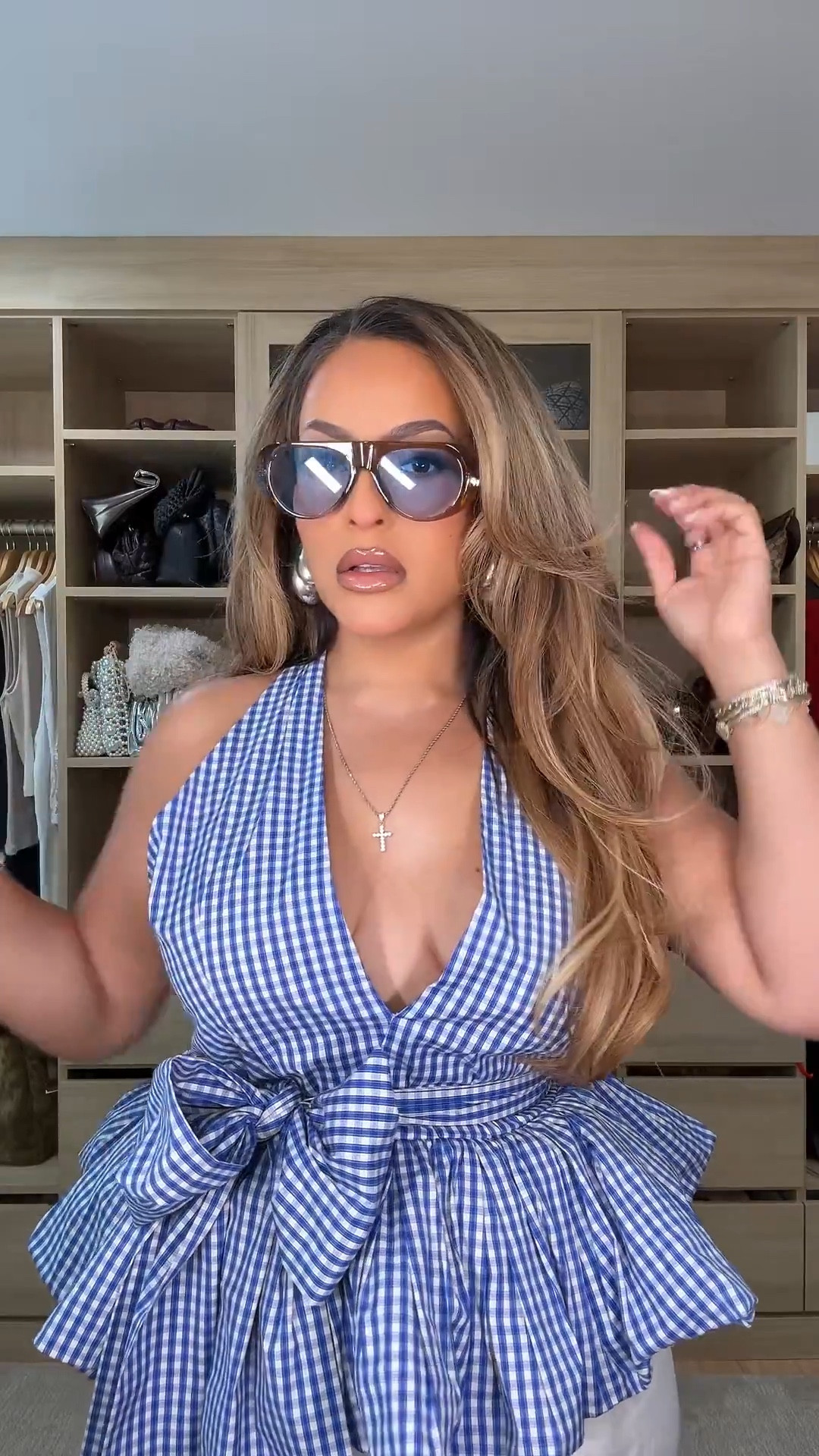 Spring break outfit inspo! I’m wearing a size large in the top and 12 in the pants, tailored to fit my waist. 


Halter top, midsize fashion, curvy petite, spring style, warm weather outfits, blue top, sunglasses, spring transitional style 

#LTKootd #LTKgrwm #LTKMidsize