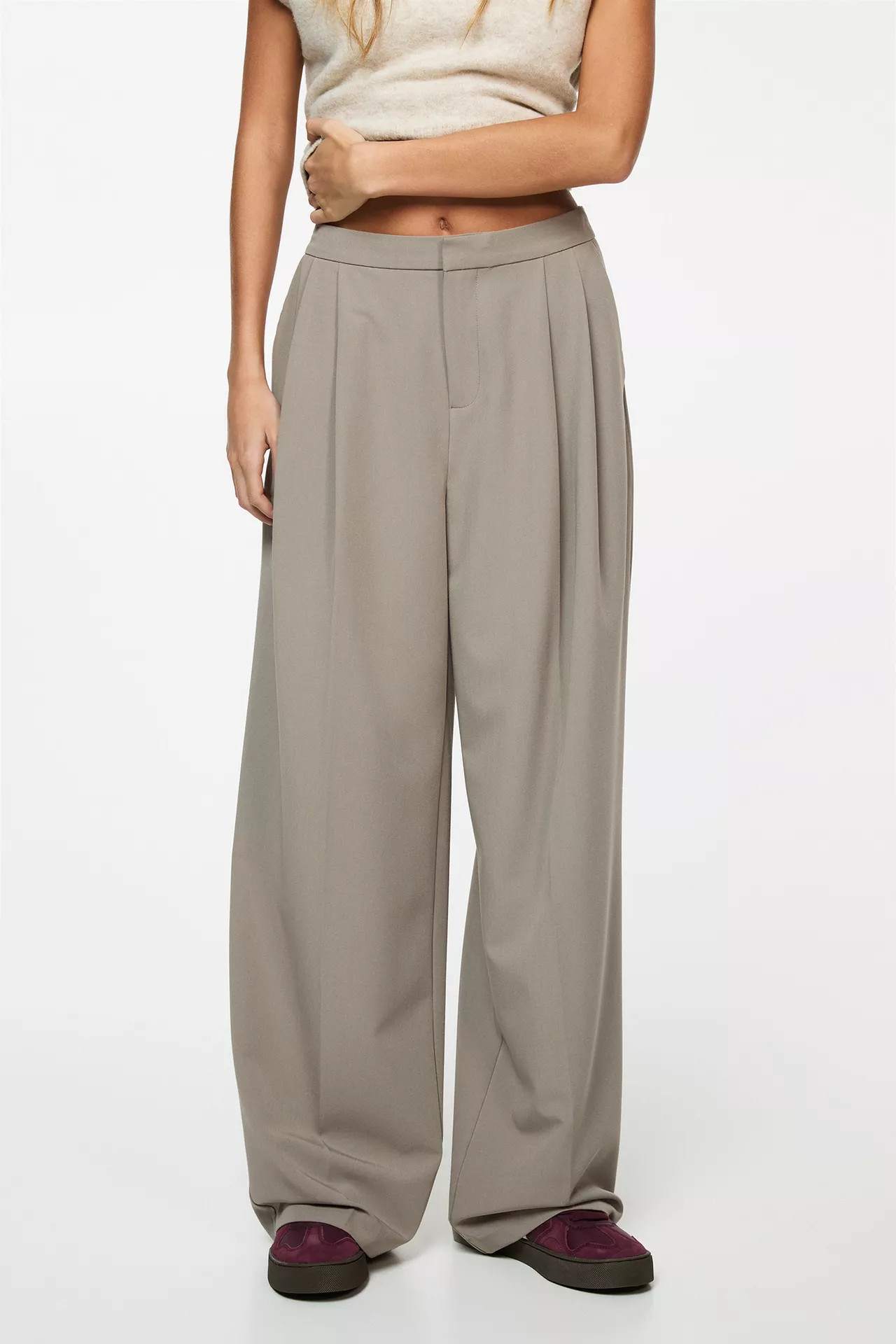 Formal mid-waist trousers | PULL and BEAR UK