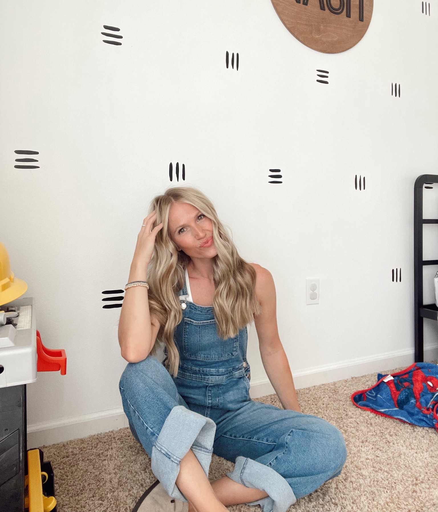 These overalls 😍 So cute and comfortable with stretch. Would be cute with a sweater when fall comes 🫶🏻 Also comes in a few different colors #walmartfind #walmart